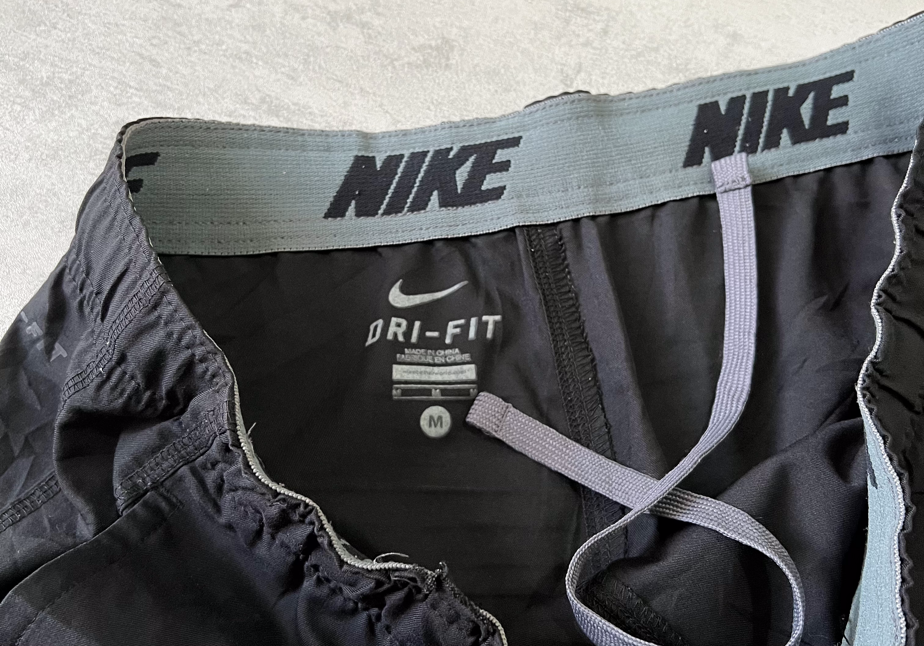 Nike 2000s trackpants (M)