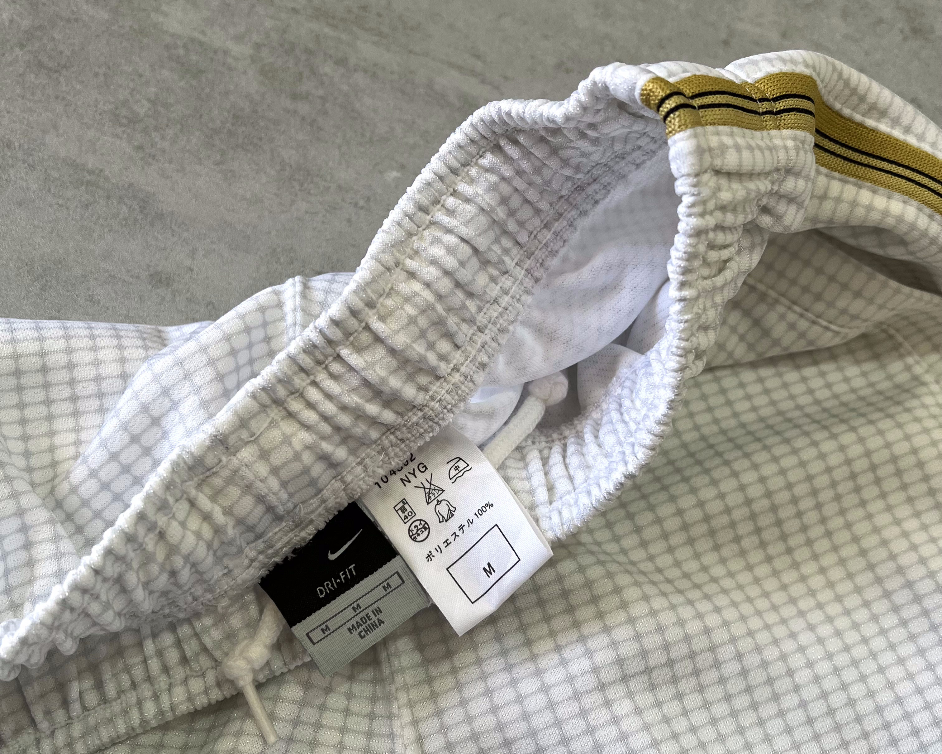 Nike 2000s track pants (M)