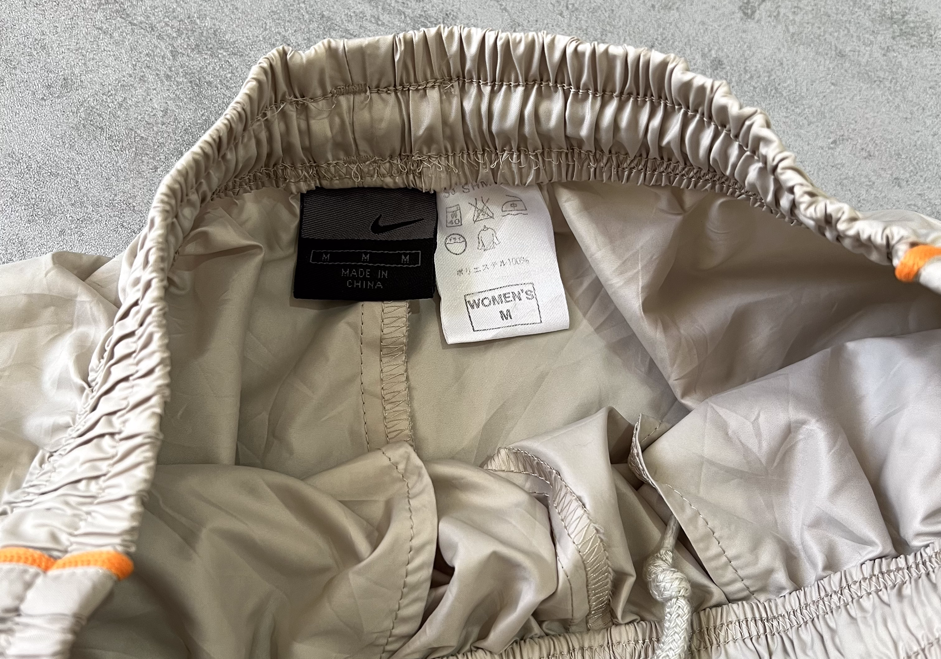 Nike 2000s trackpants (M)