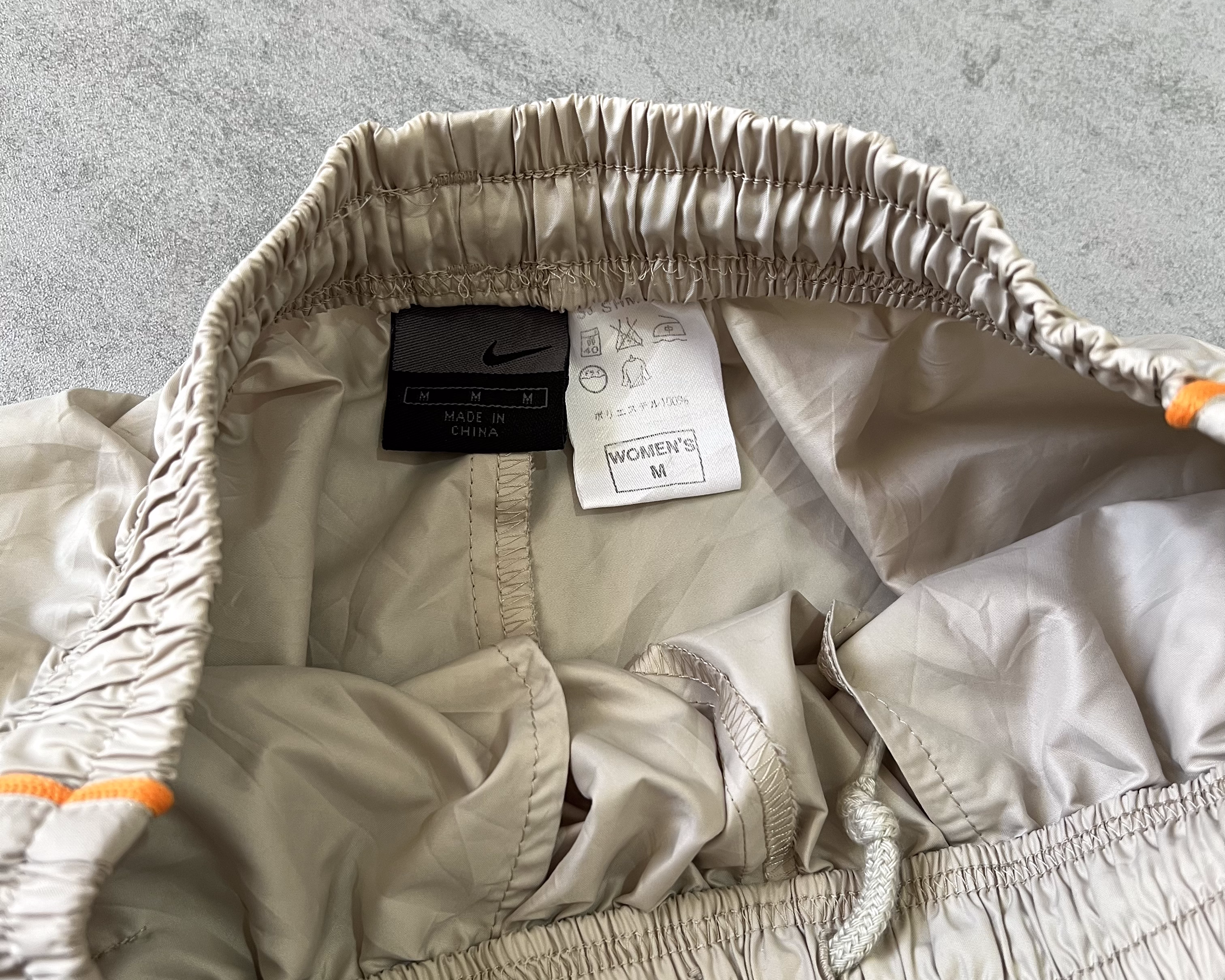 Nike 2000s track pants (M)