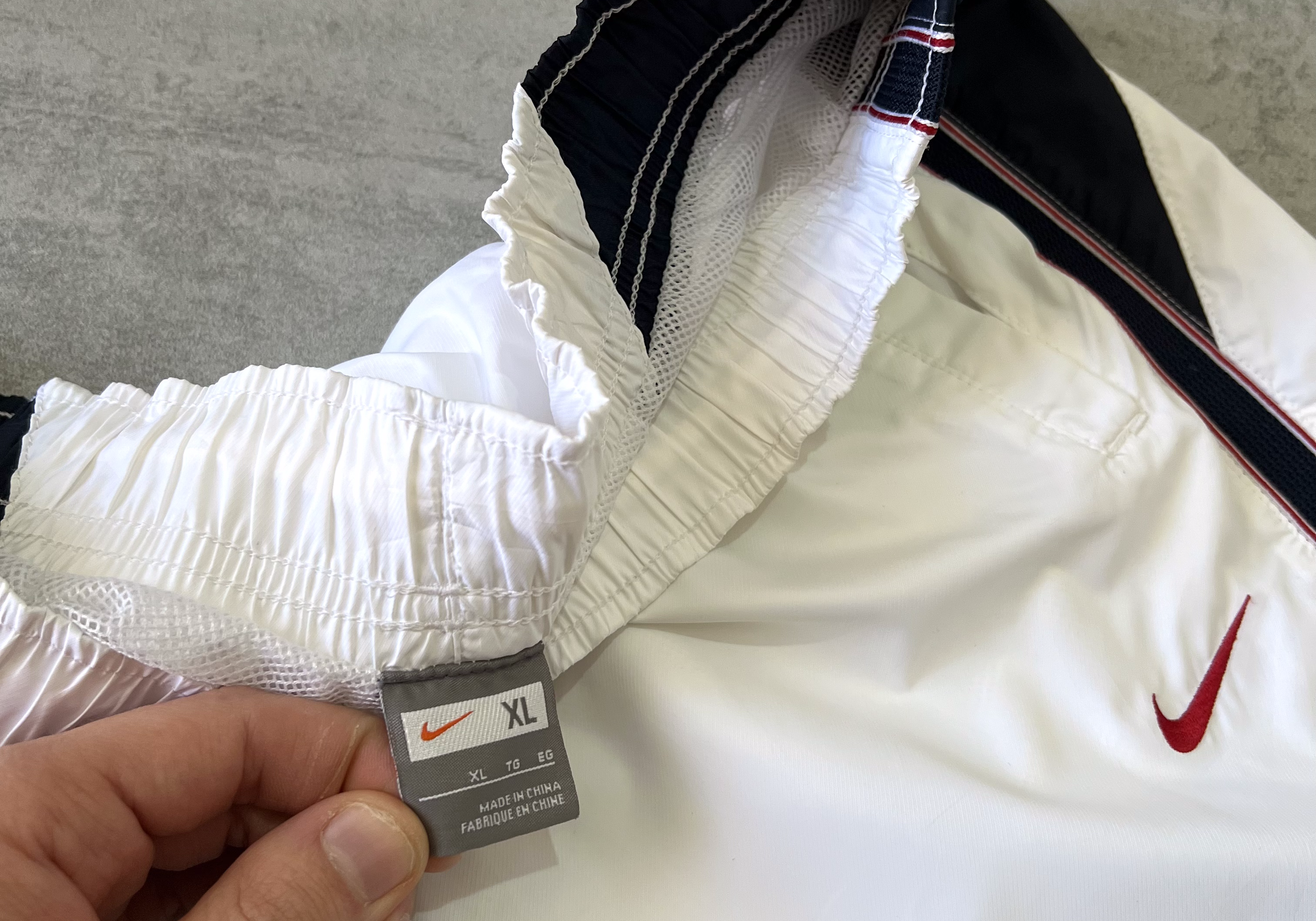 Nike RARE 2000s trackpants (XL)