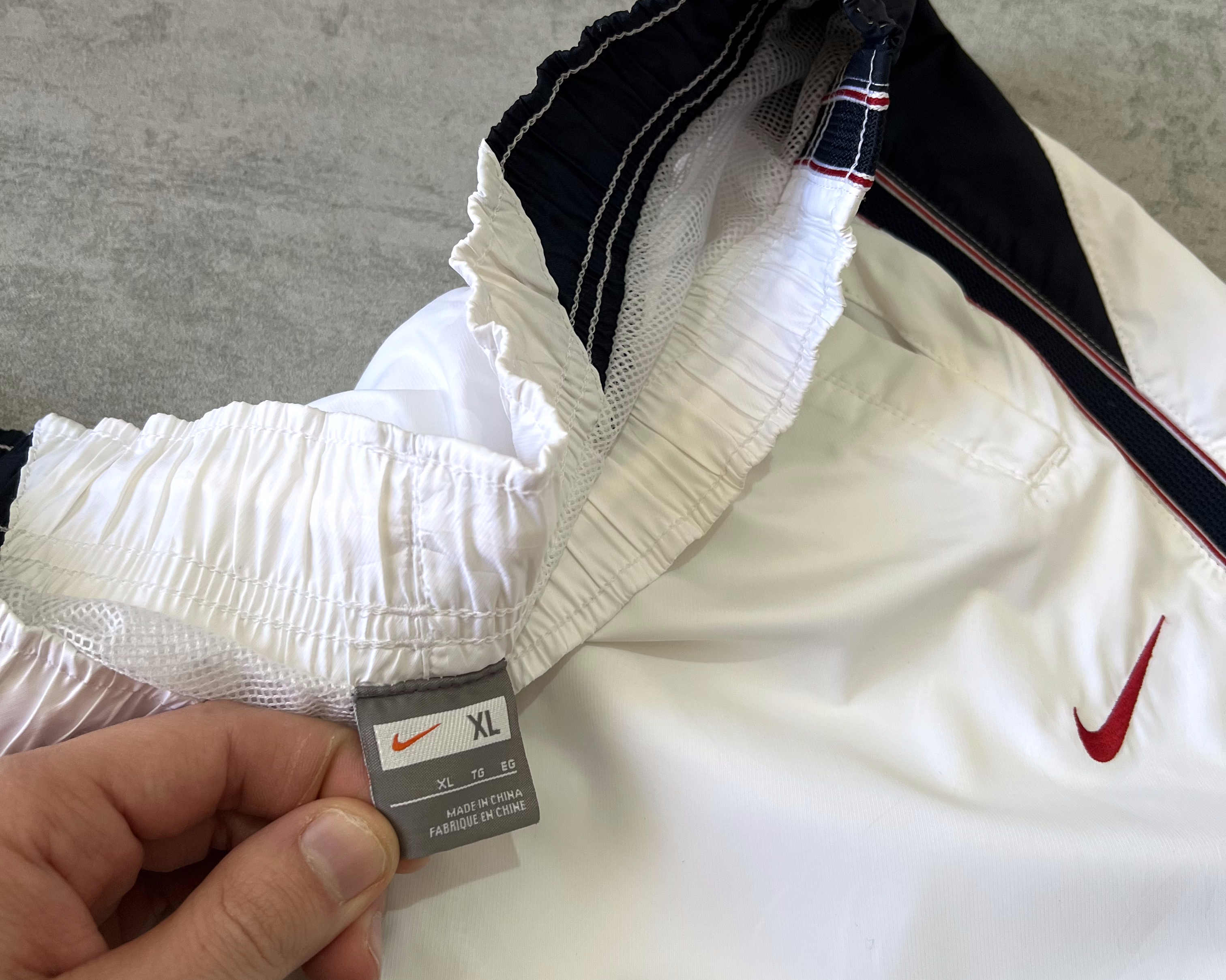 Nike RARE 2000s track pants (XL)