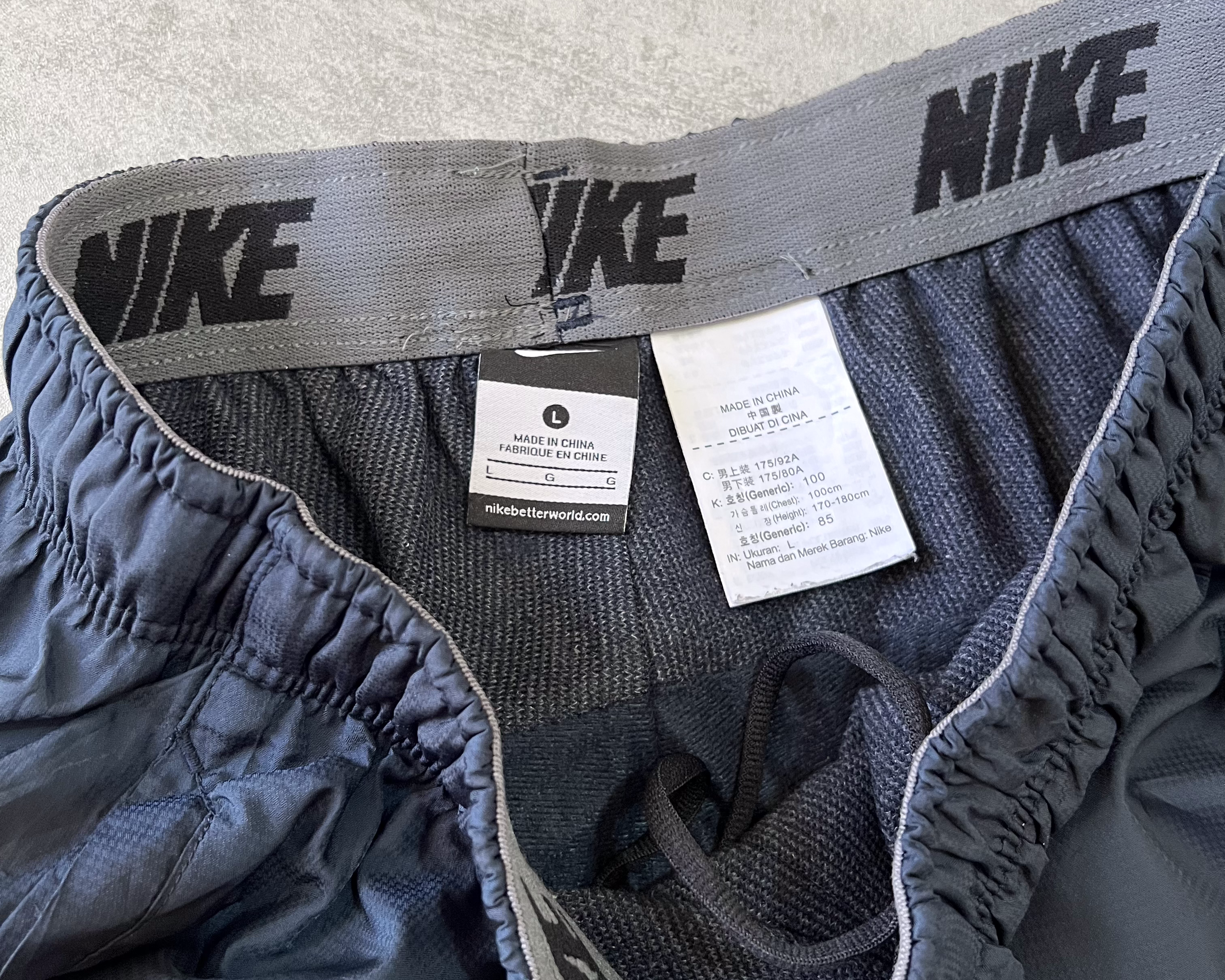 Nike 2000s track pants (L)