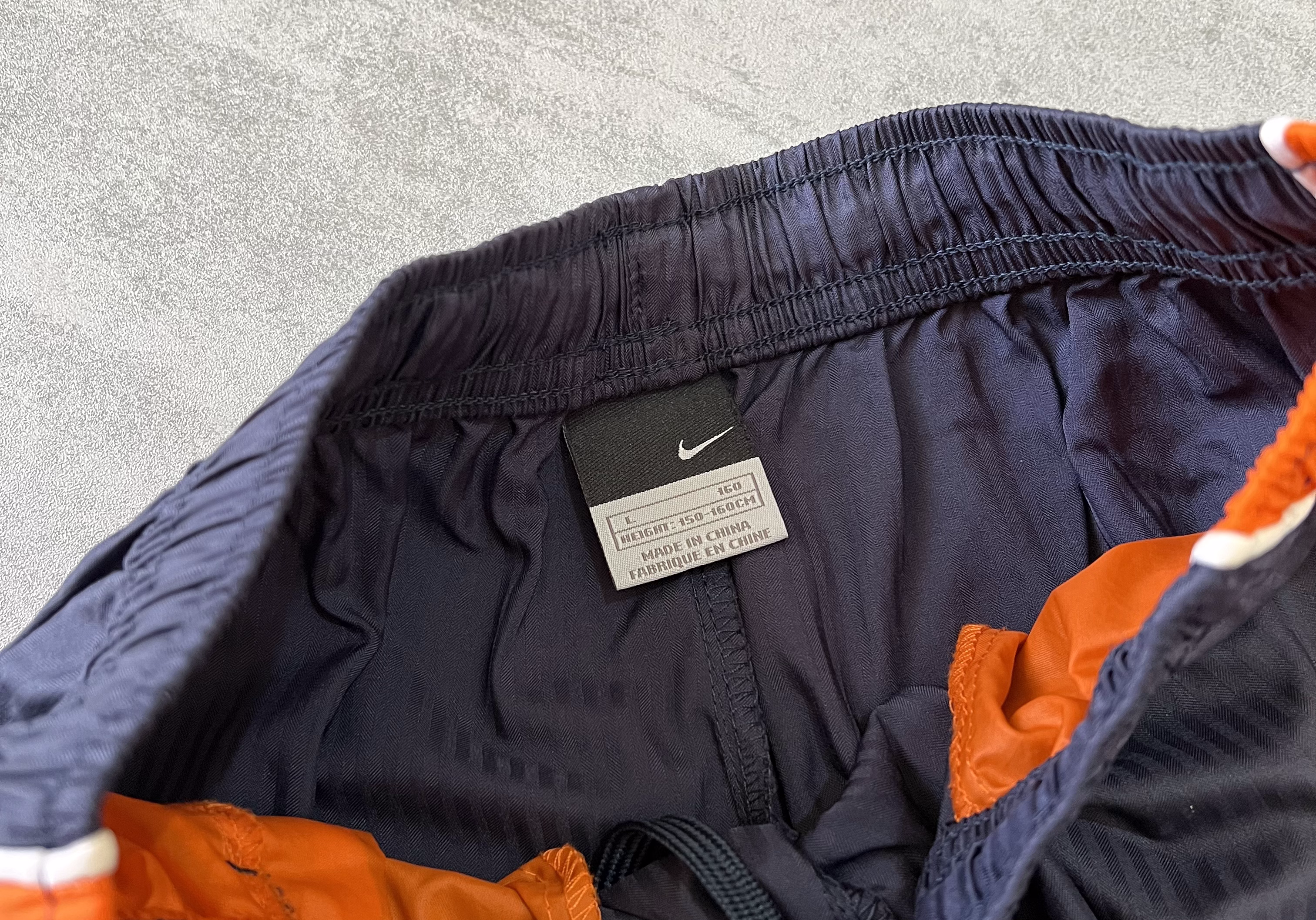 Nike 2000s trackpants (L)