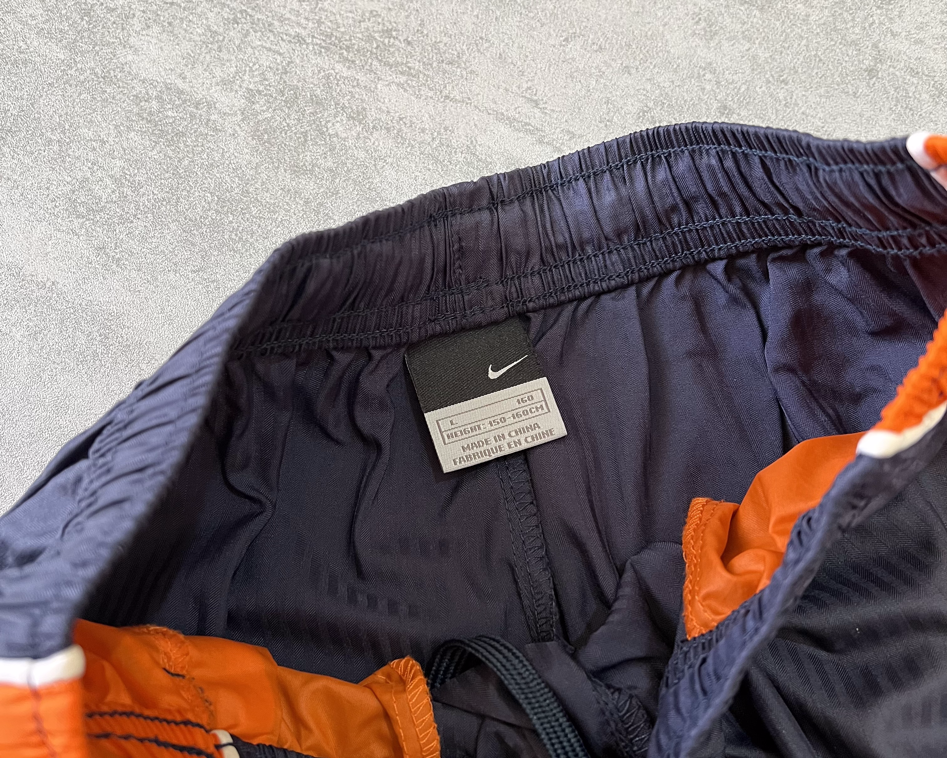 Nike 2000s track pants (L)