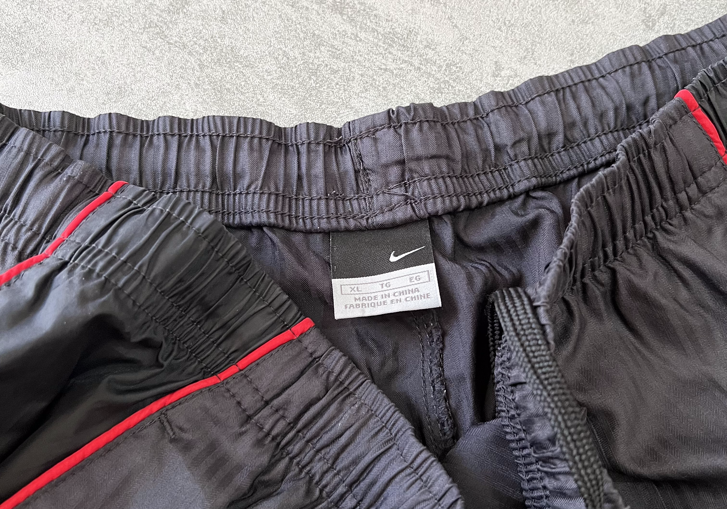 Nike 2000s trackpants (XL)