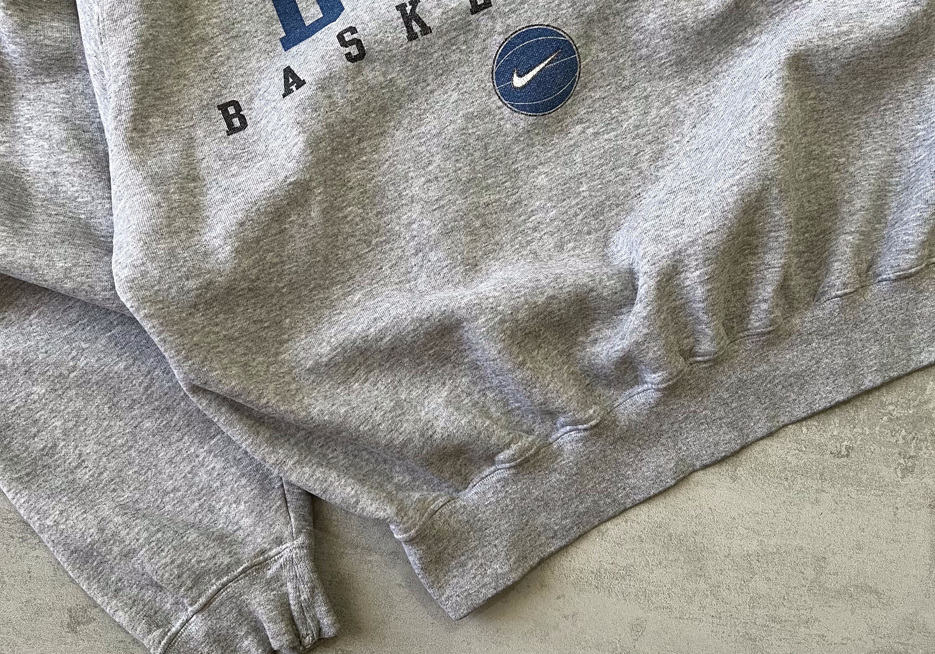 Nike Duke 2000s crewneck sweatshirt (M)