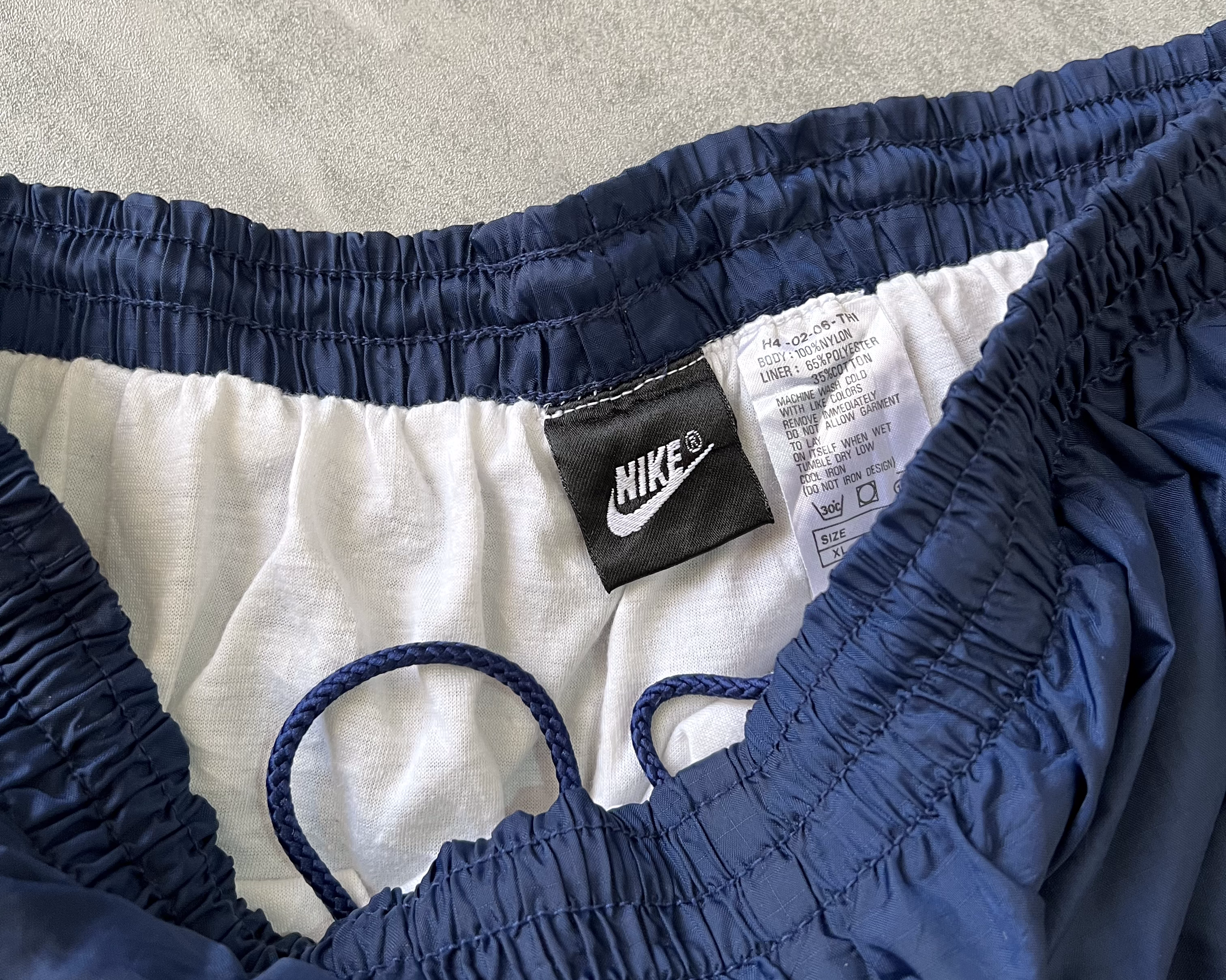 Nike 2000s track pants (XL)