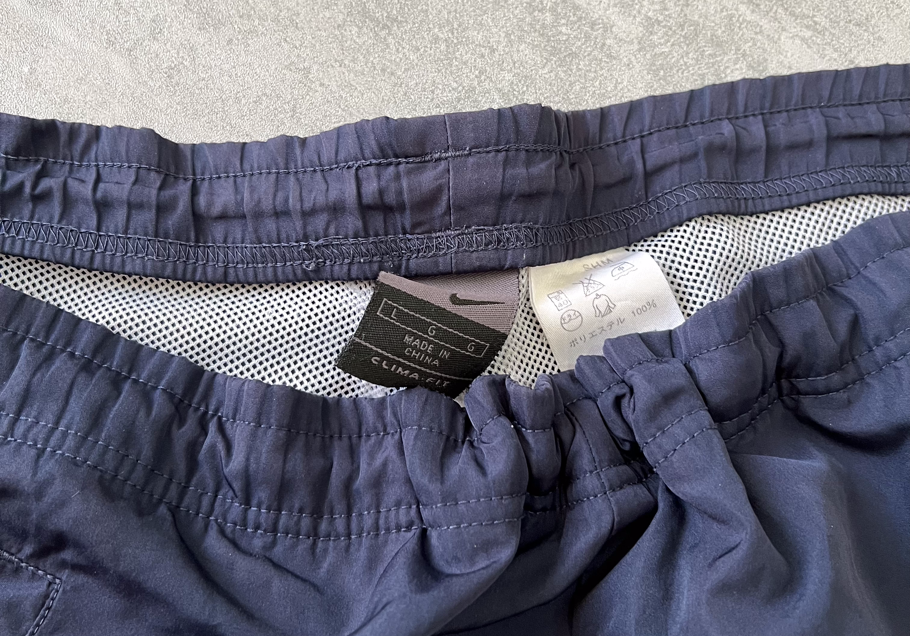 Nike 2000s trackpants (L)