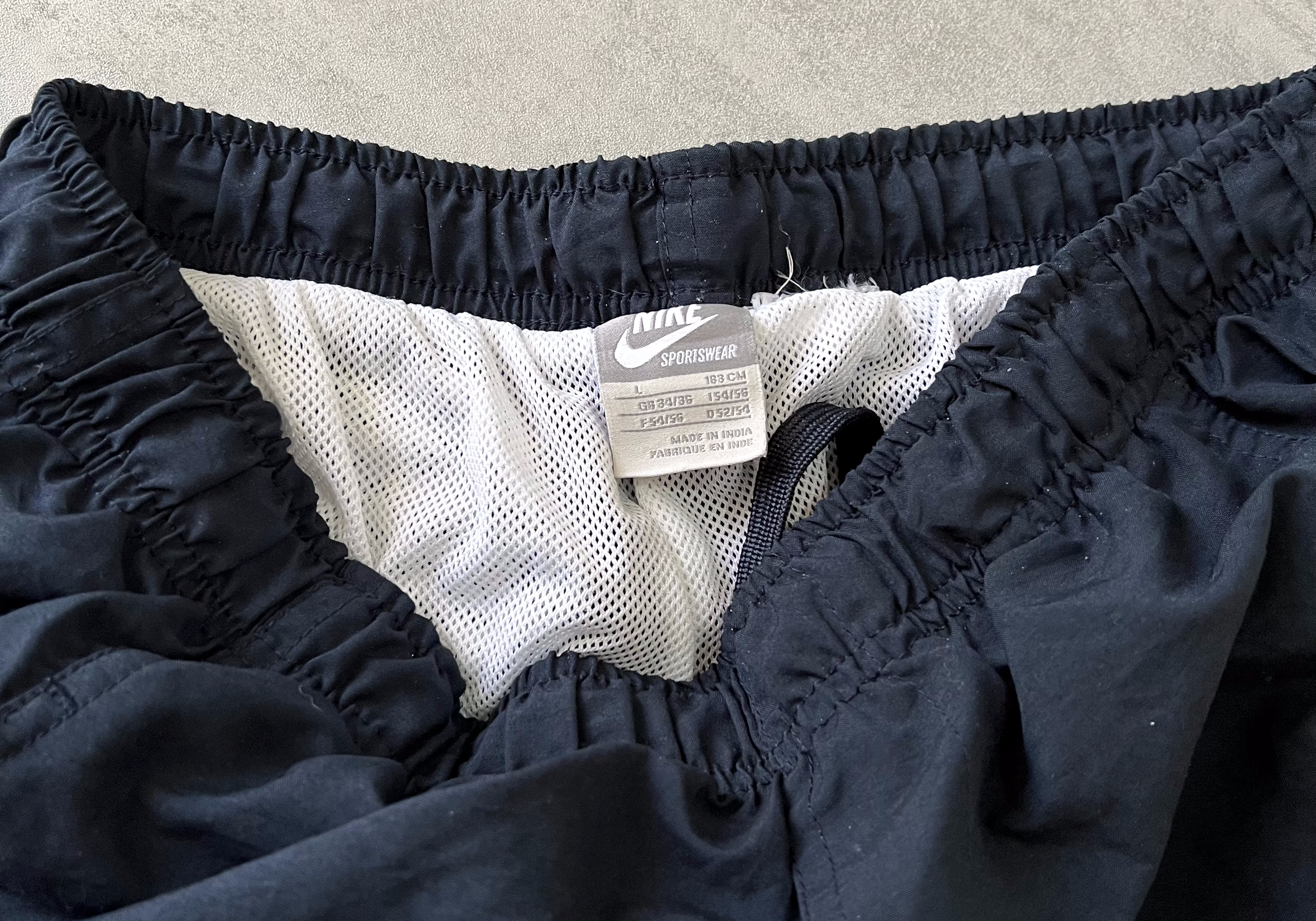 Nike RARE 2000s trackpants (L)