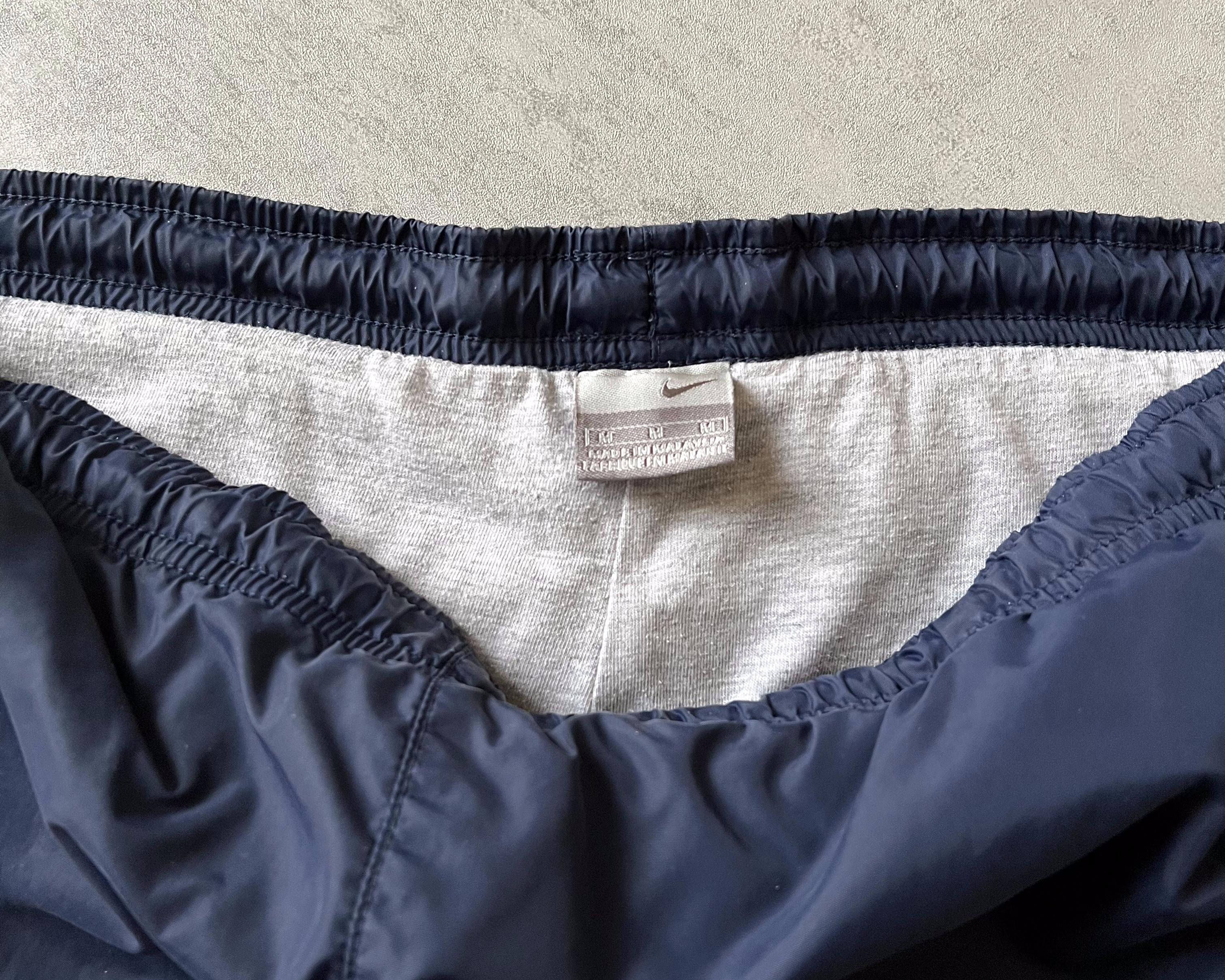 Nike 2000s track pants (M)