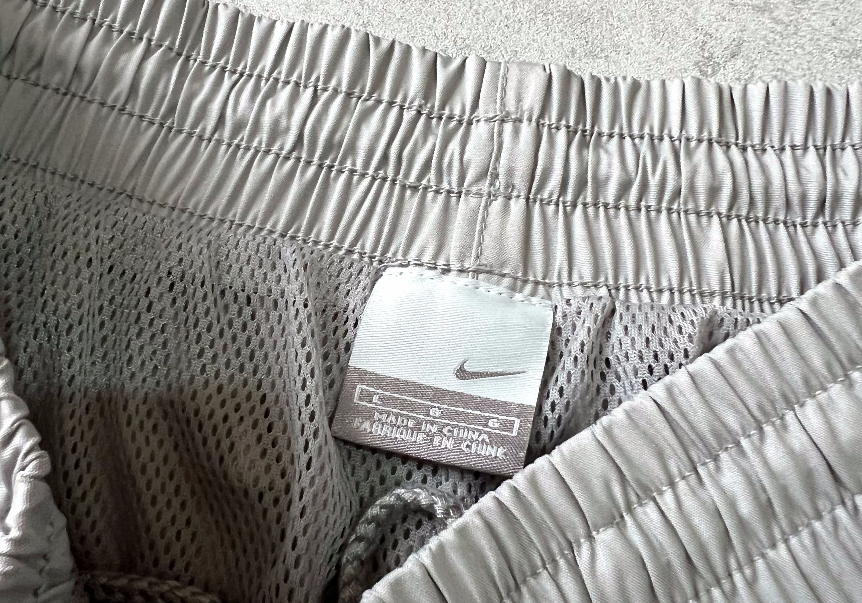 Nike 2000s trackpants (L)