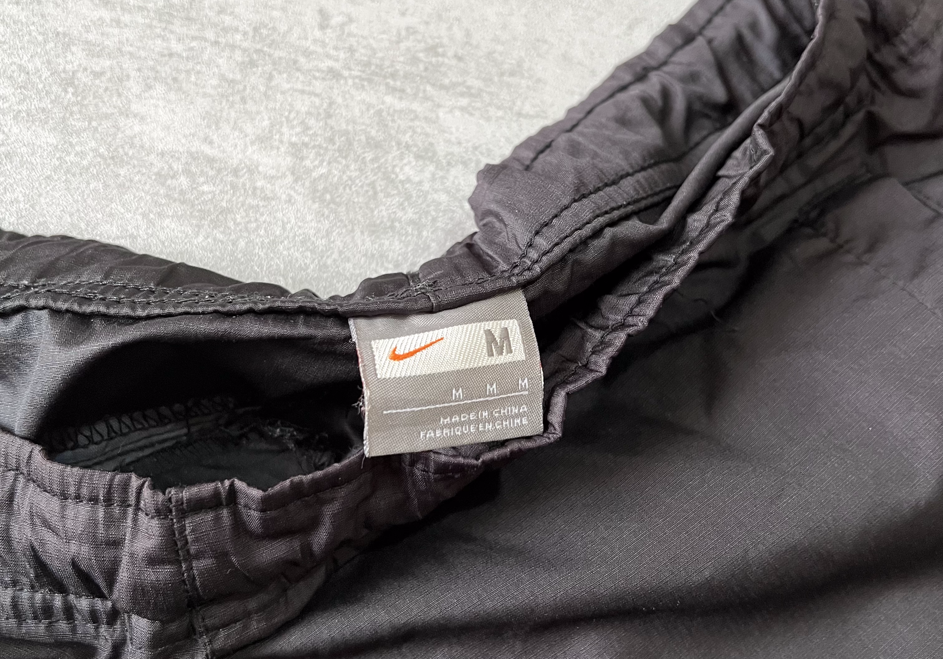 Nike 2000s trackpants (M)