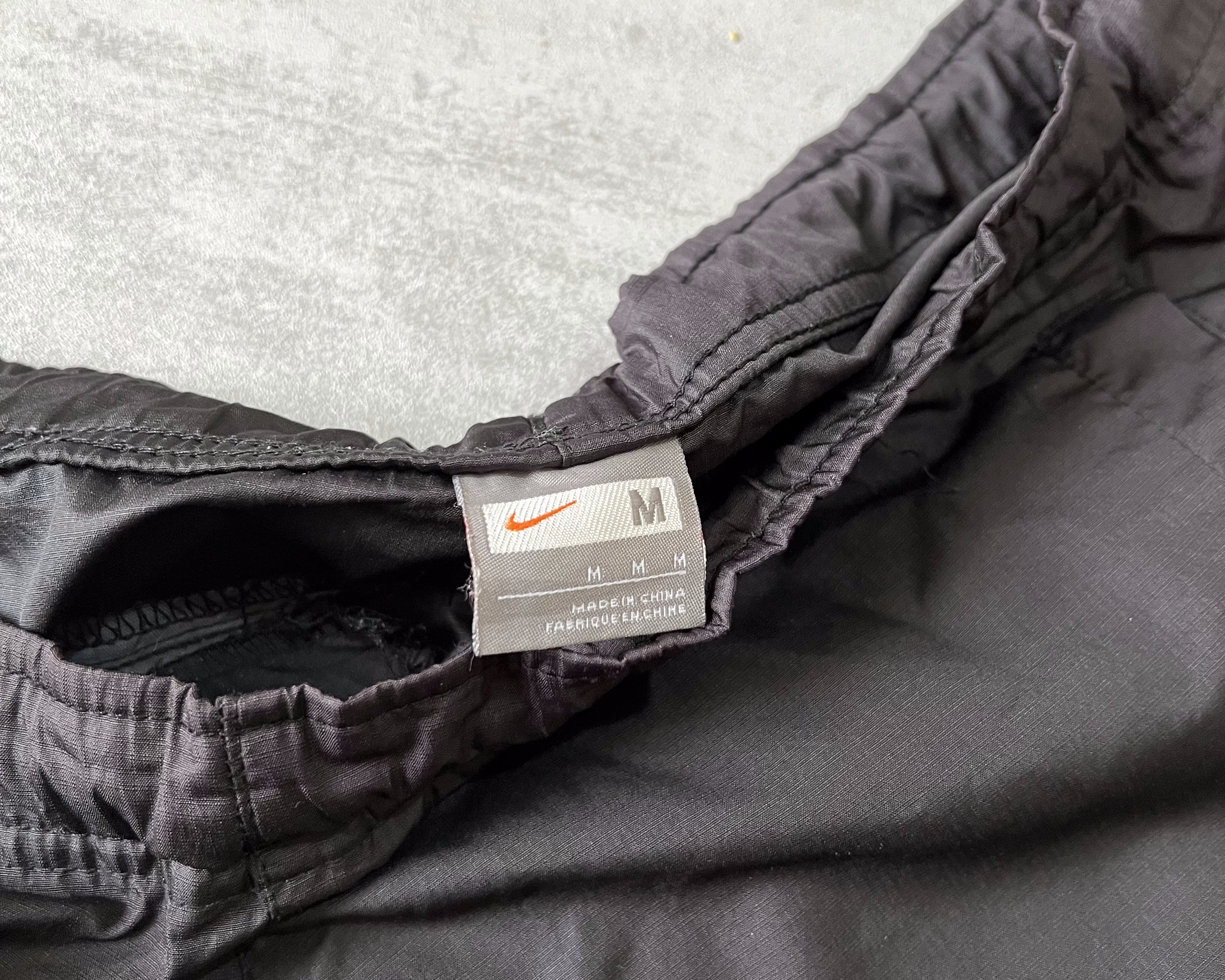Nike 2000s track pants (M)