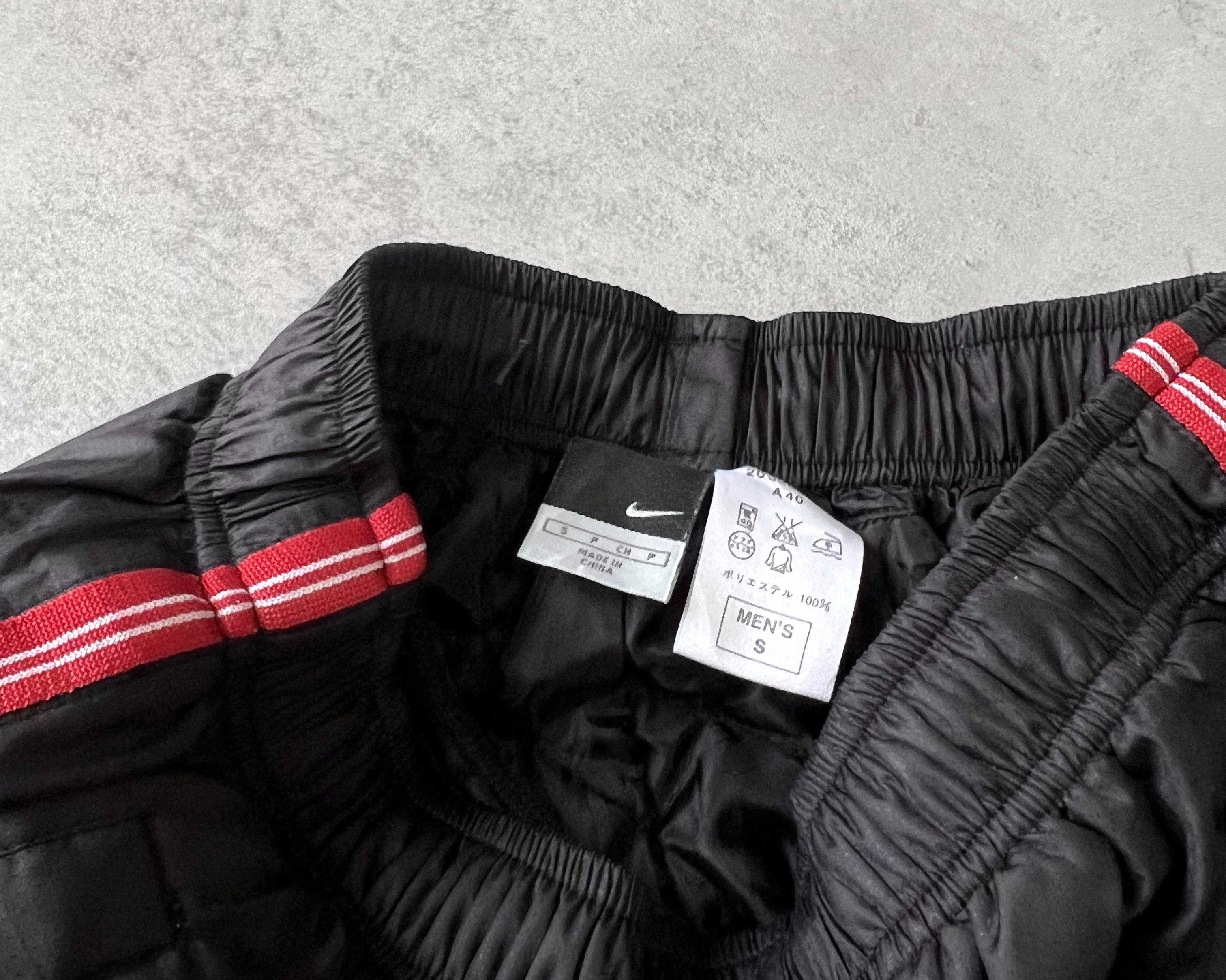 Nike 2000s track pants (S)
