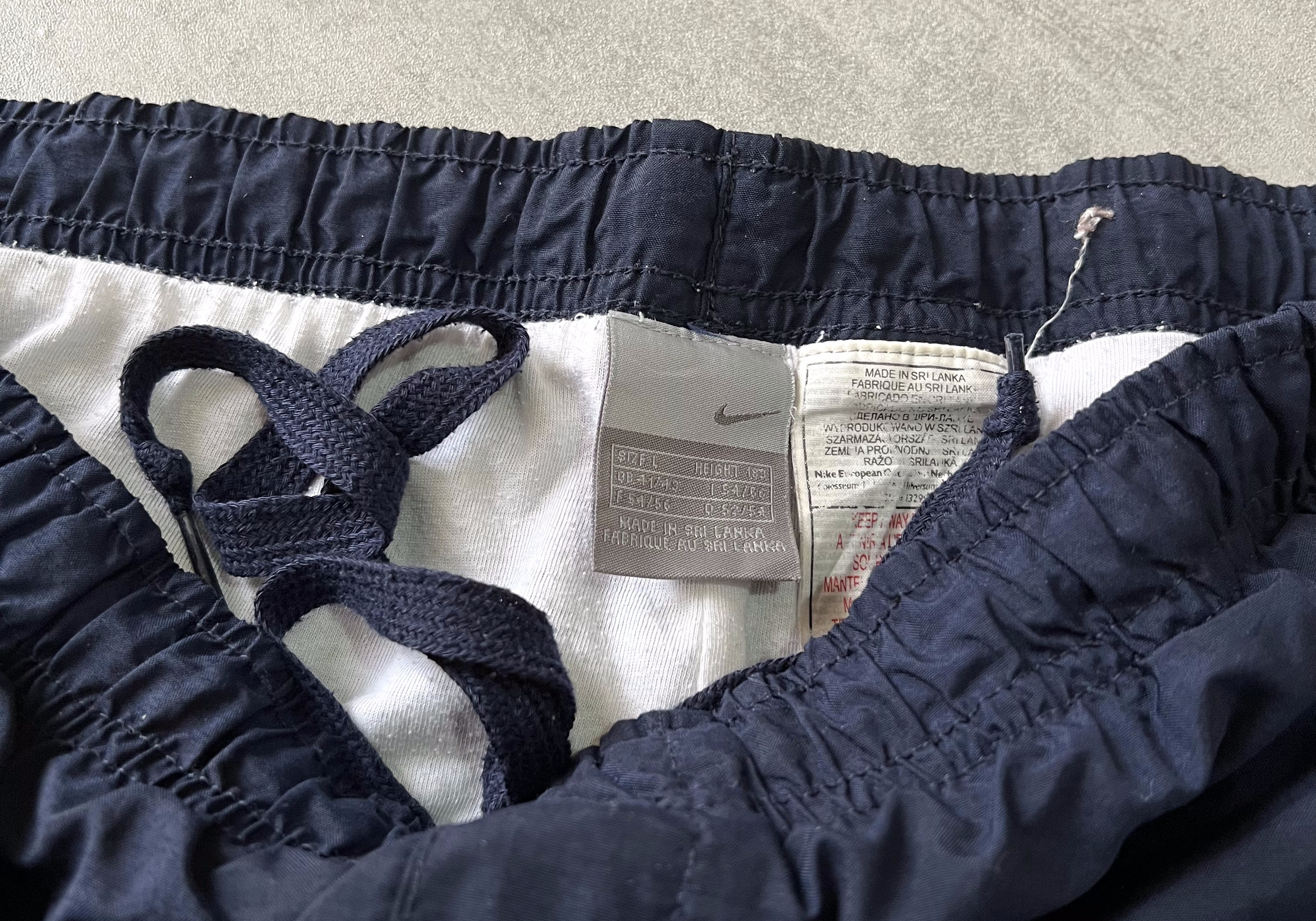 Nike RARE 2000s trackpants (L)