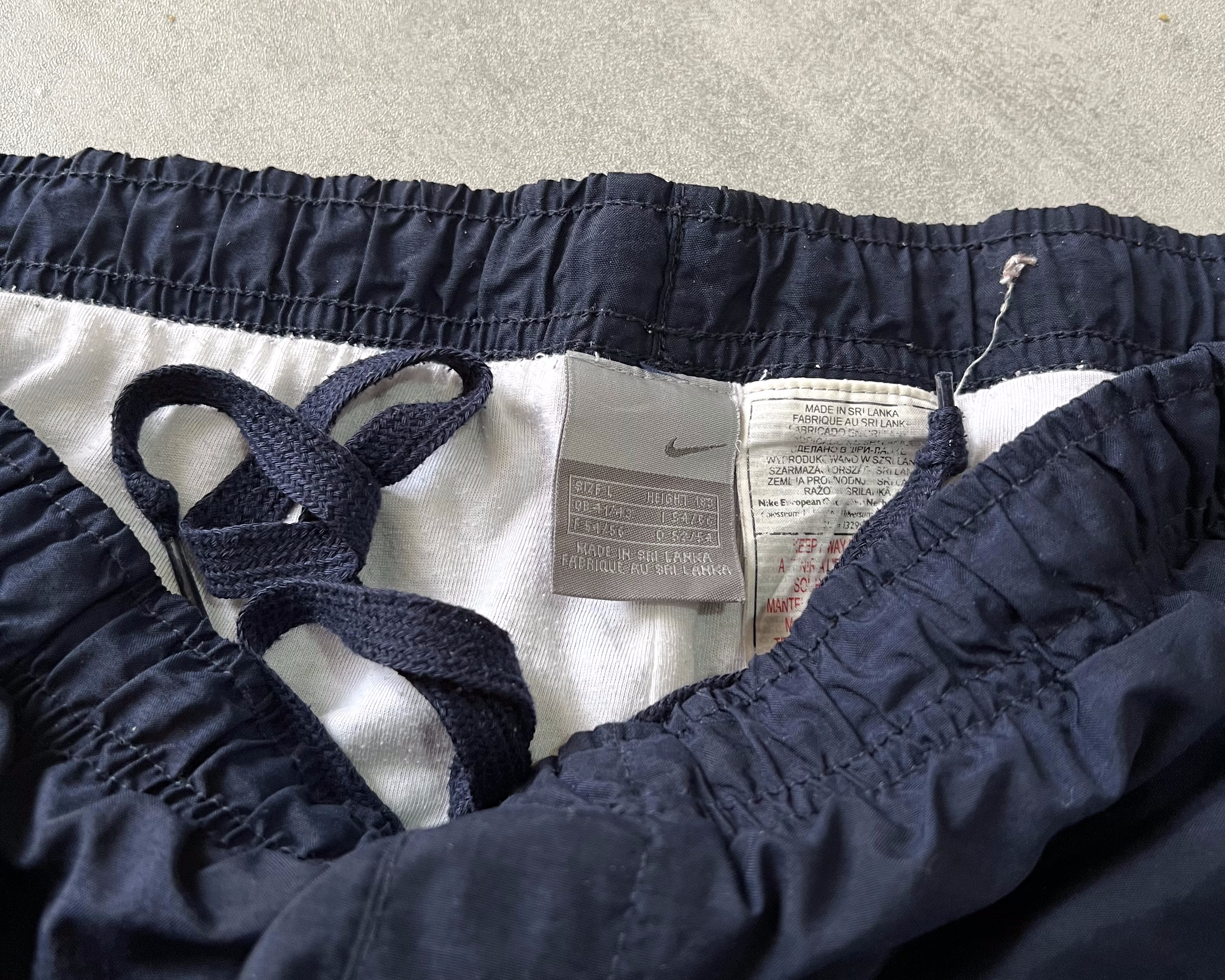 Nike RARE 2000s trackpants (L)