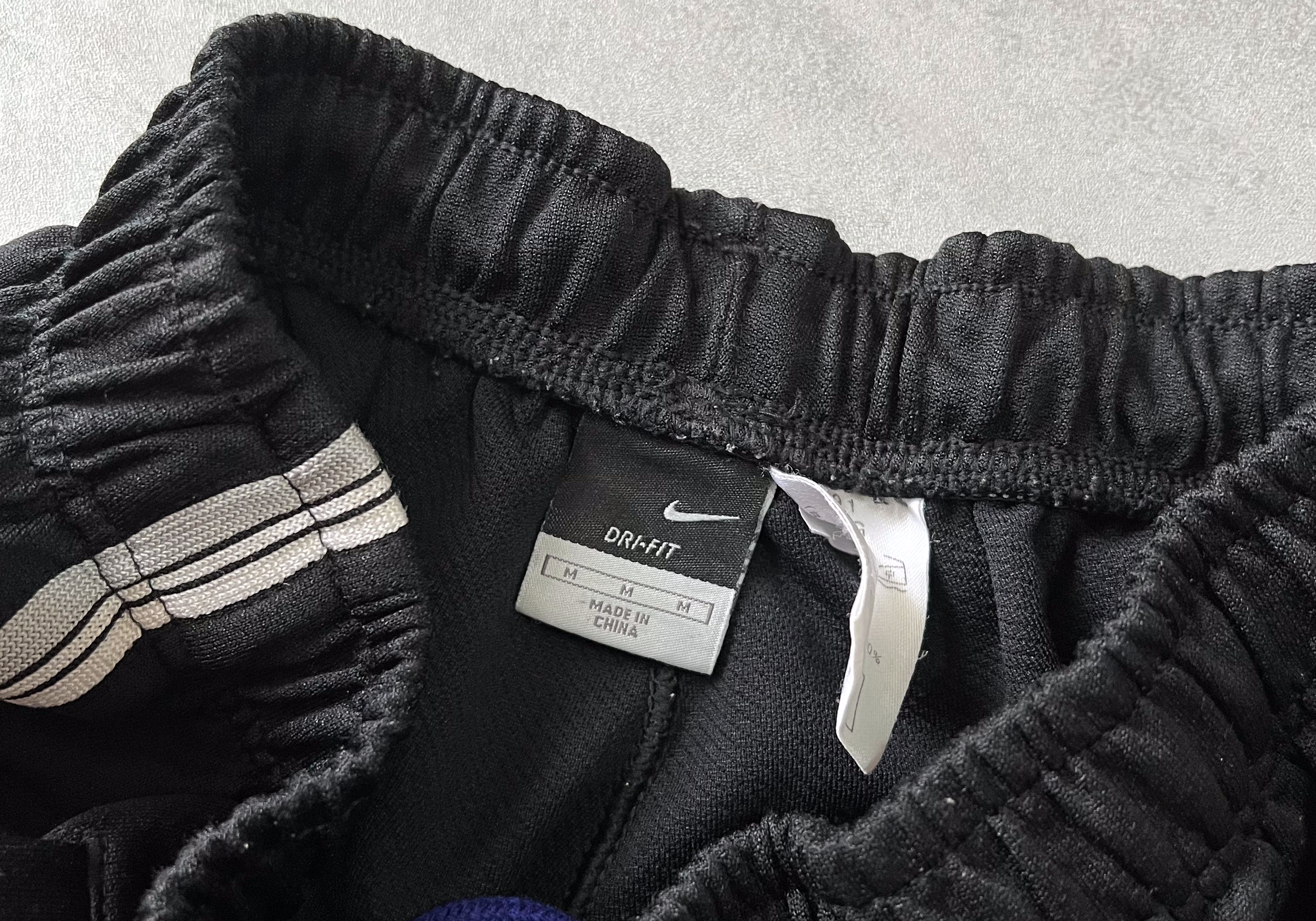 Nike 2000s trackpants (M)
