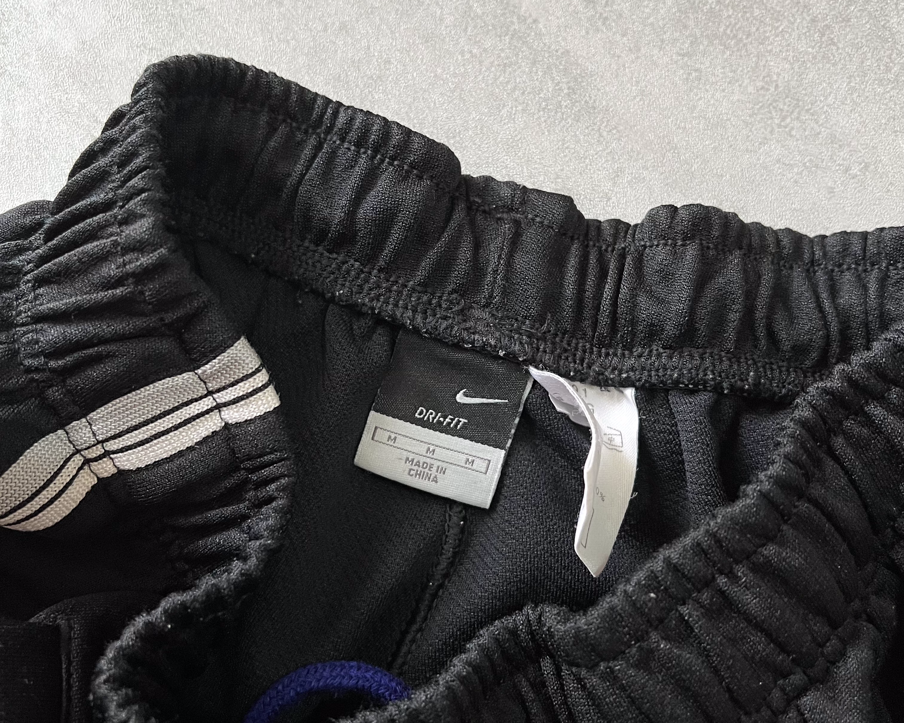 Nike 2000s track pants (M)