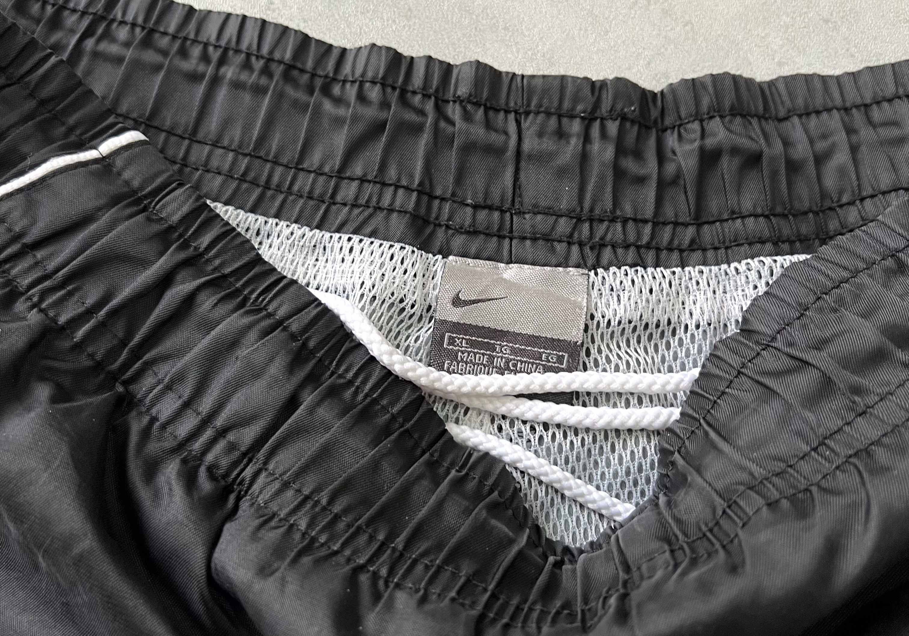 Nike 2000s trackpants (XL)