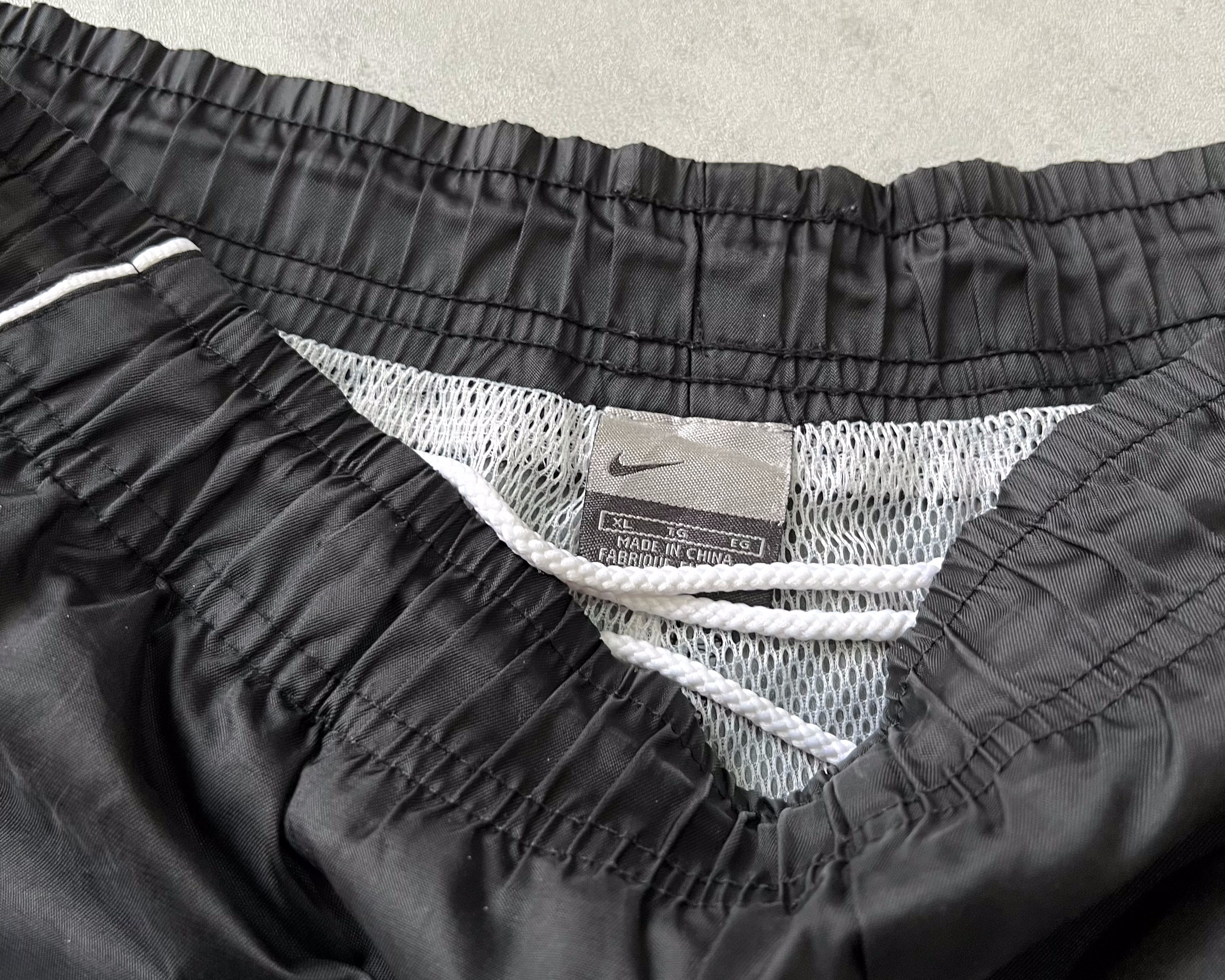 Nike 2000s track pants (XL)