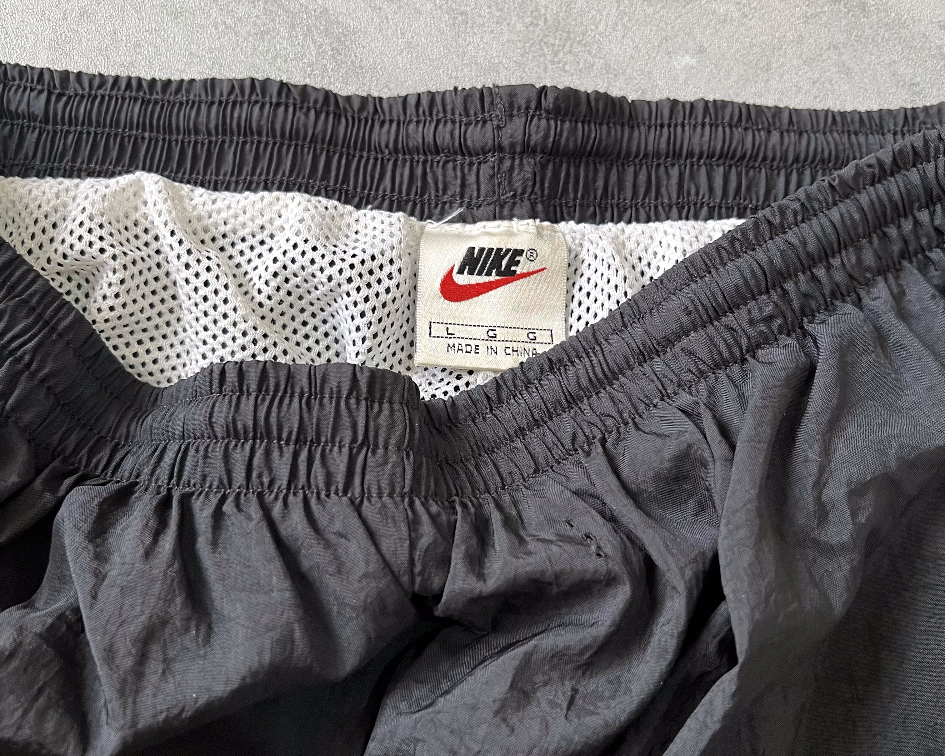 Nike 1990s track pants (L)