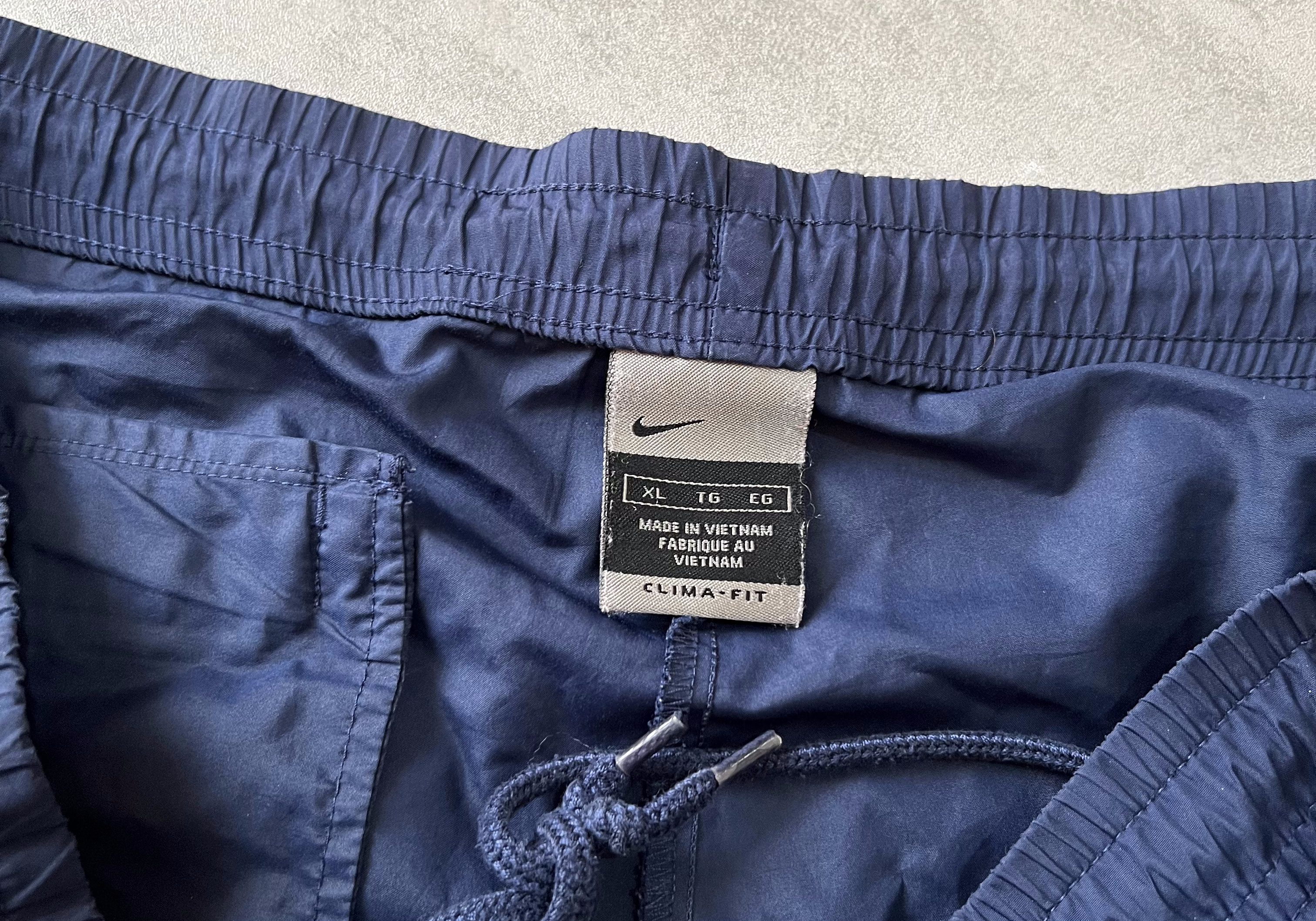 Nike 2000s trackpants (XL)