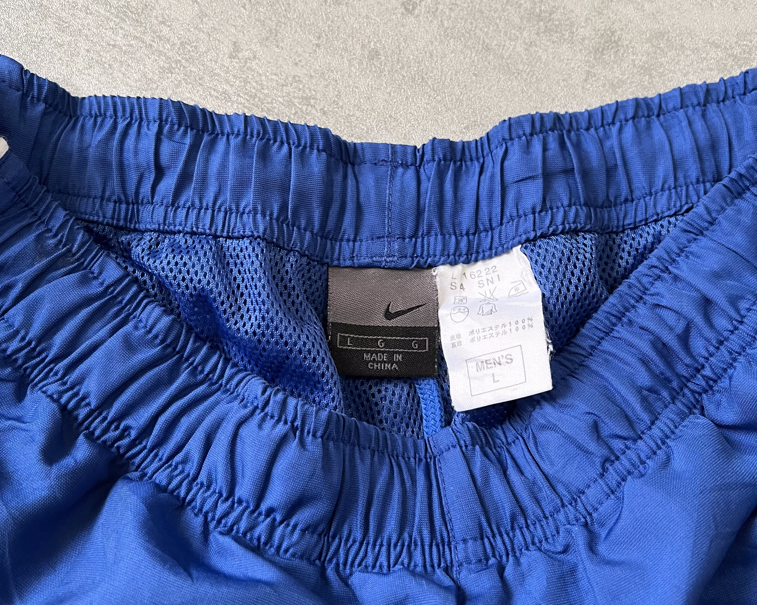Nike 2000s track pants (L)