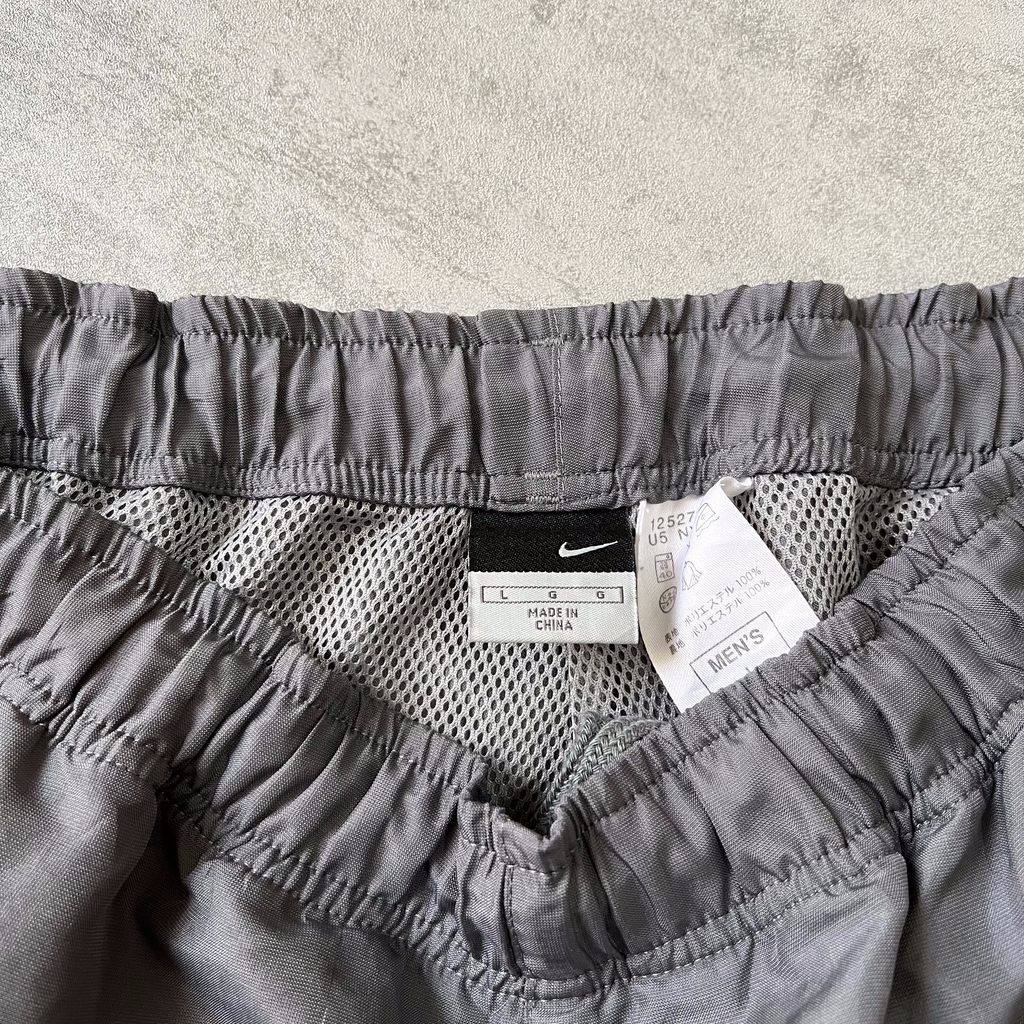 Nike 2000s trackpants (L)