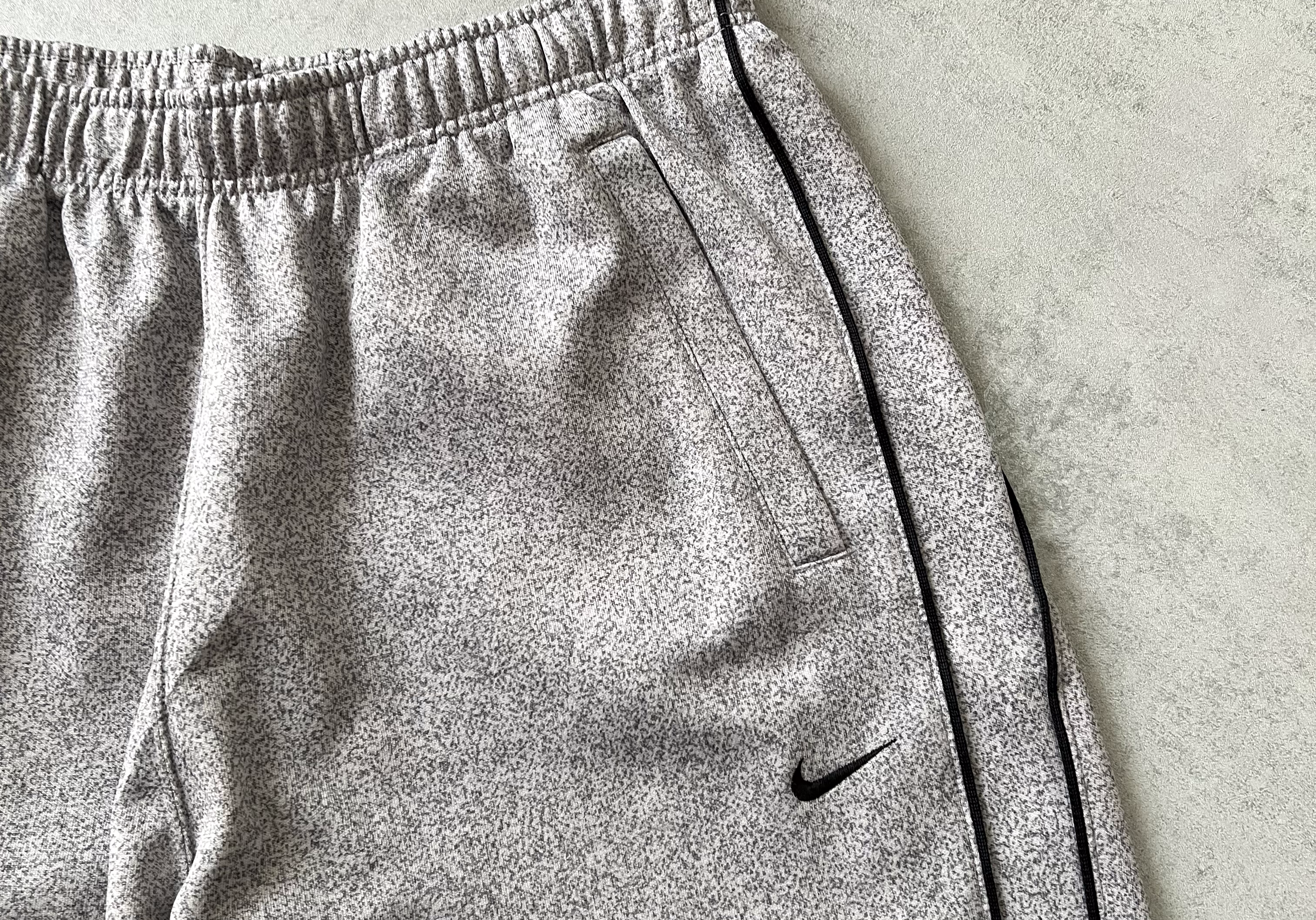 Nike 2000s trackpants (L)