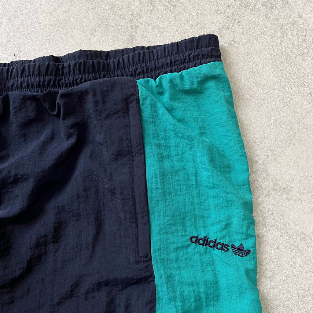 Adidas Rare 2000s trackpants (XL)