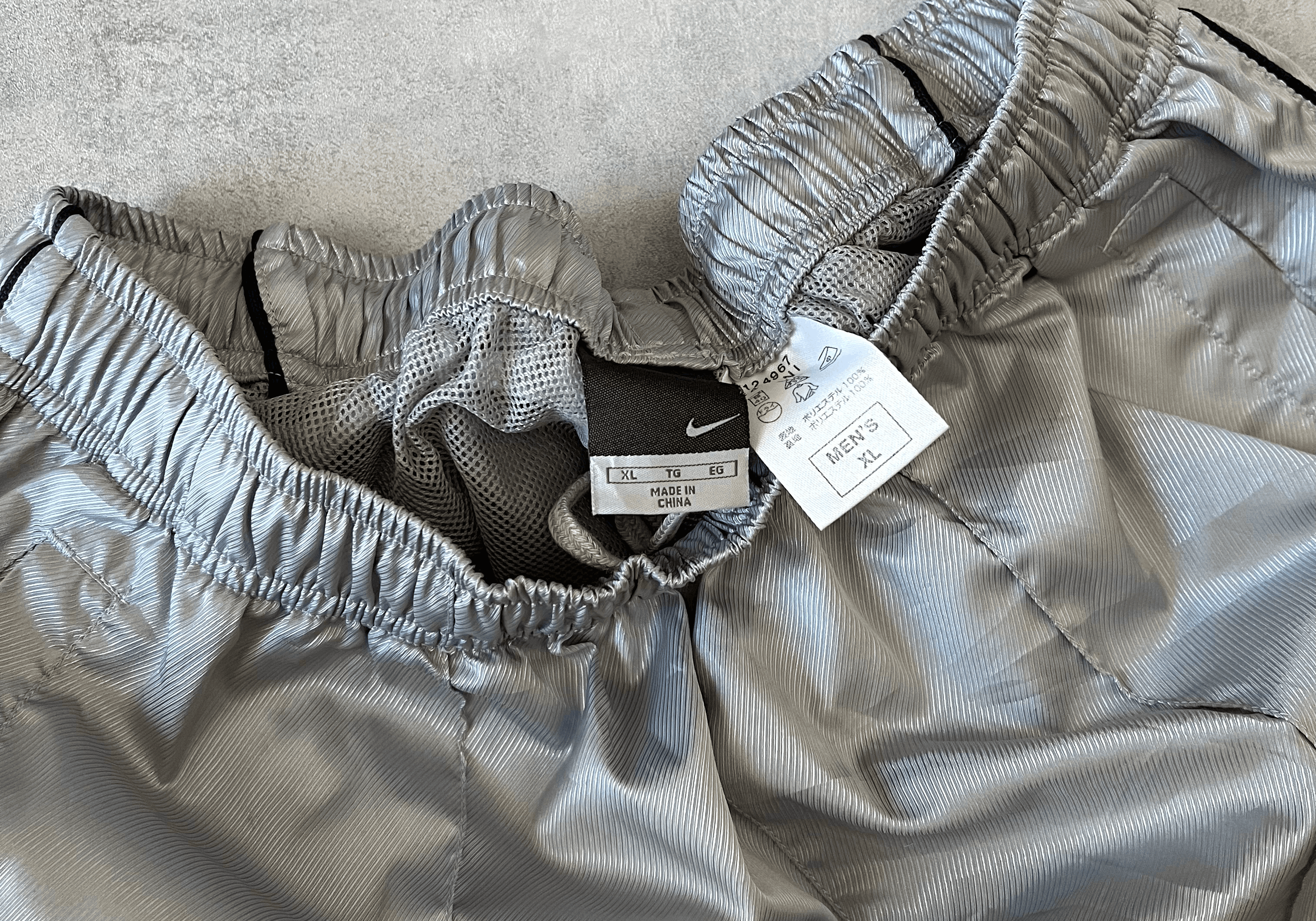 Nike 2000s trackpants (XL)