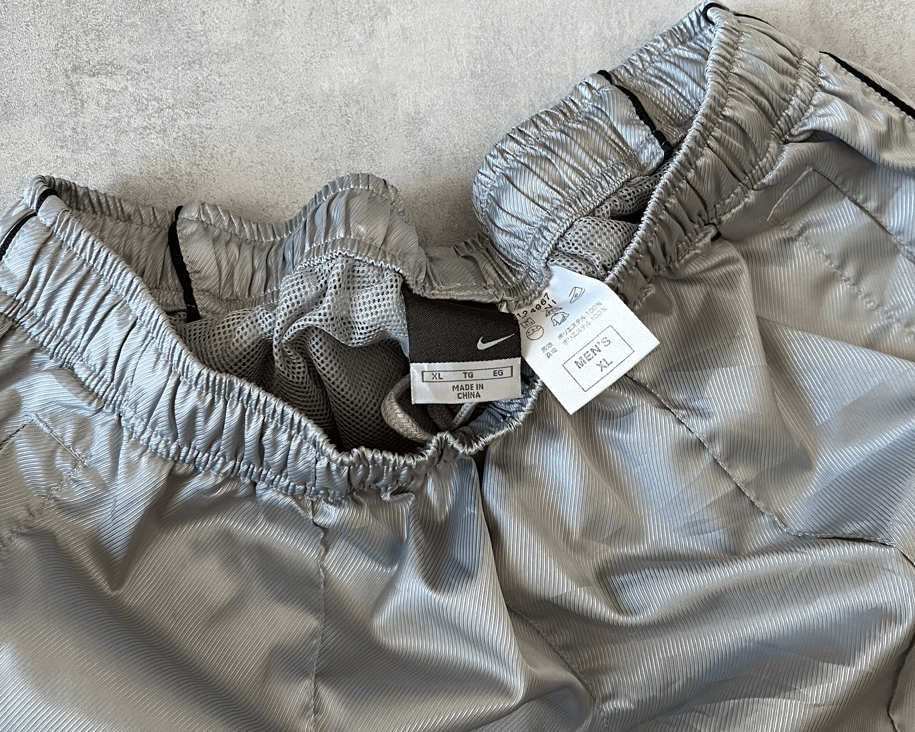 Nike 2000s trackpants (XL)