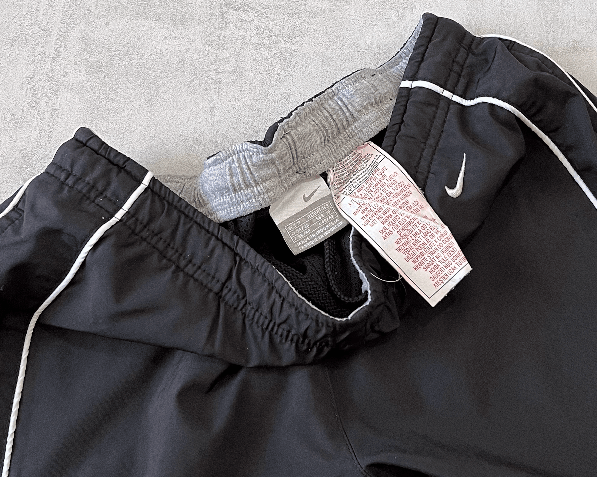 Nike 2000s track pants (S)