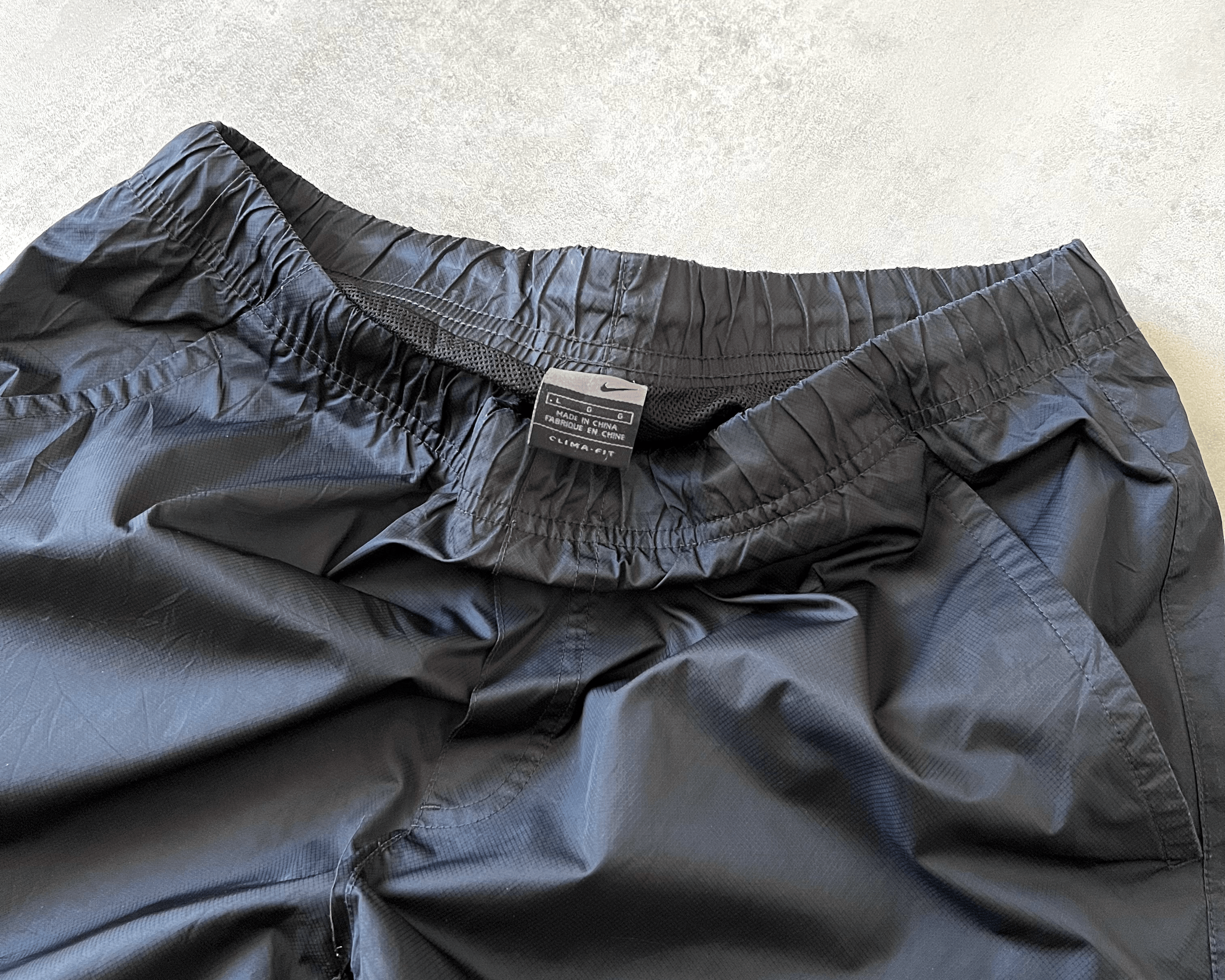 Nike 2000s track pants (S)