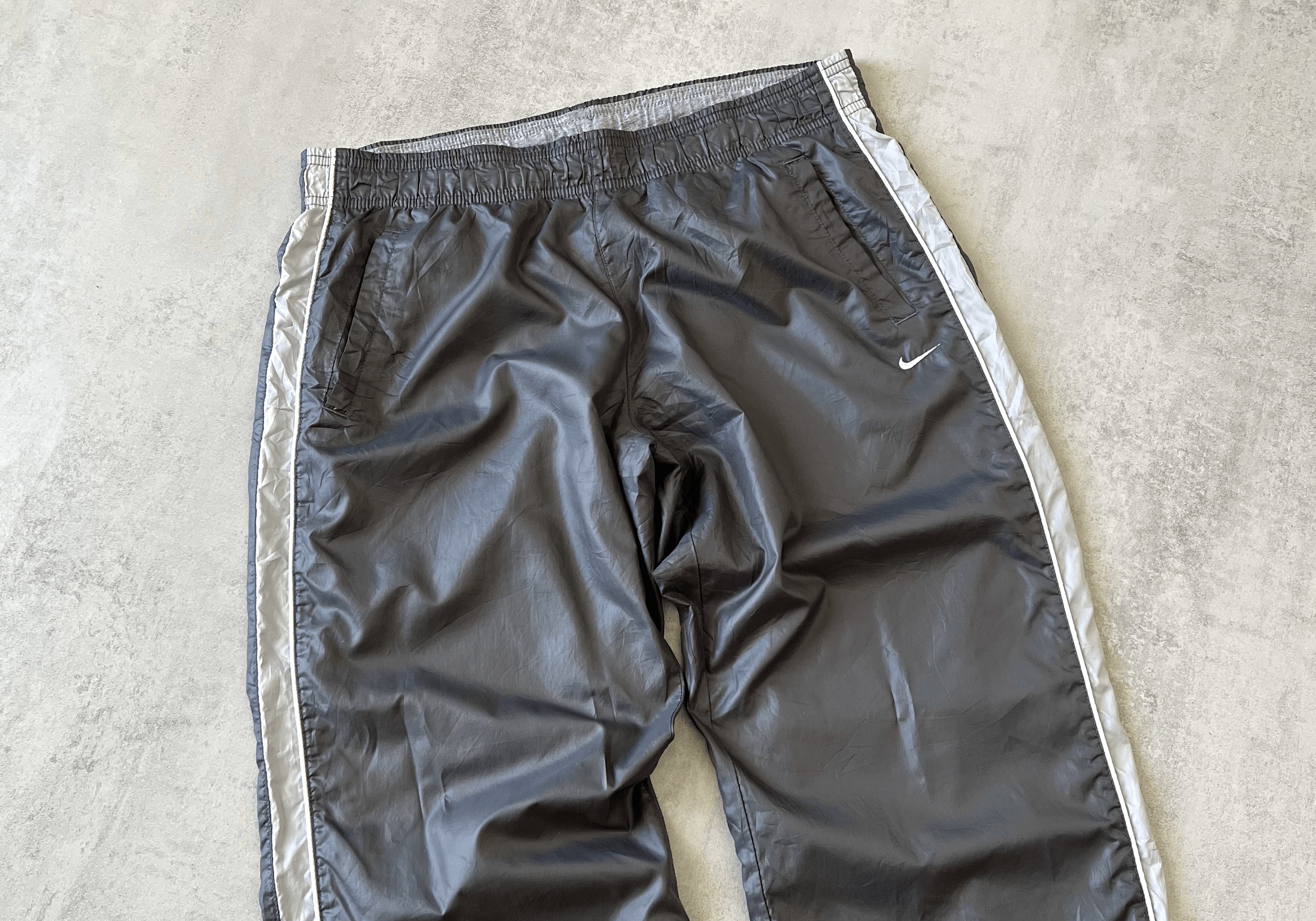 Nike 2000s trackpants (M)