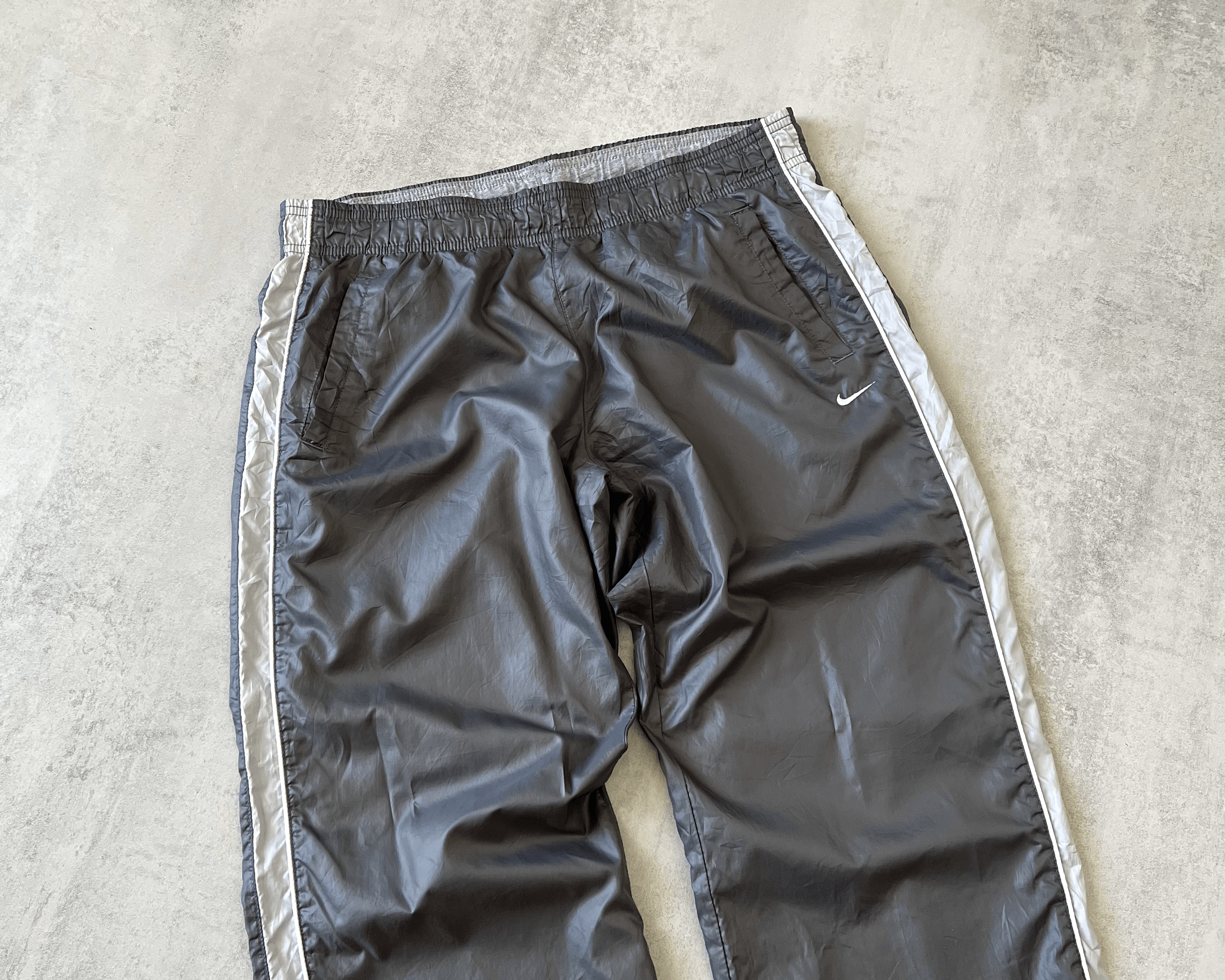 Nike 2000s track pants (M)