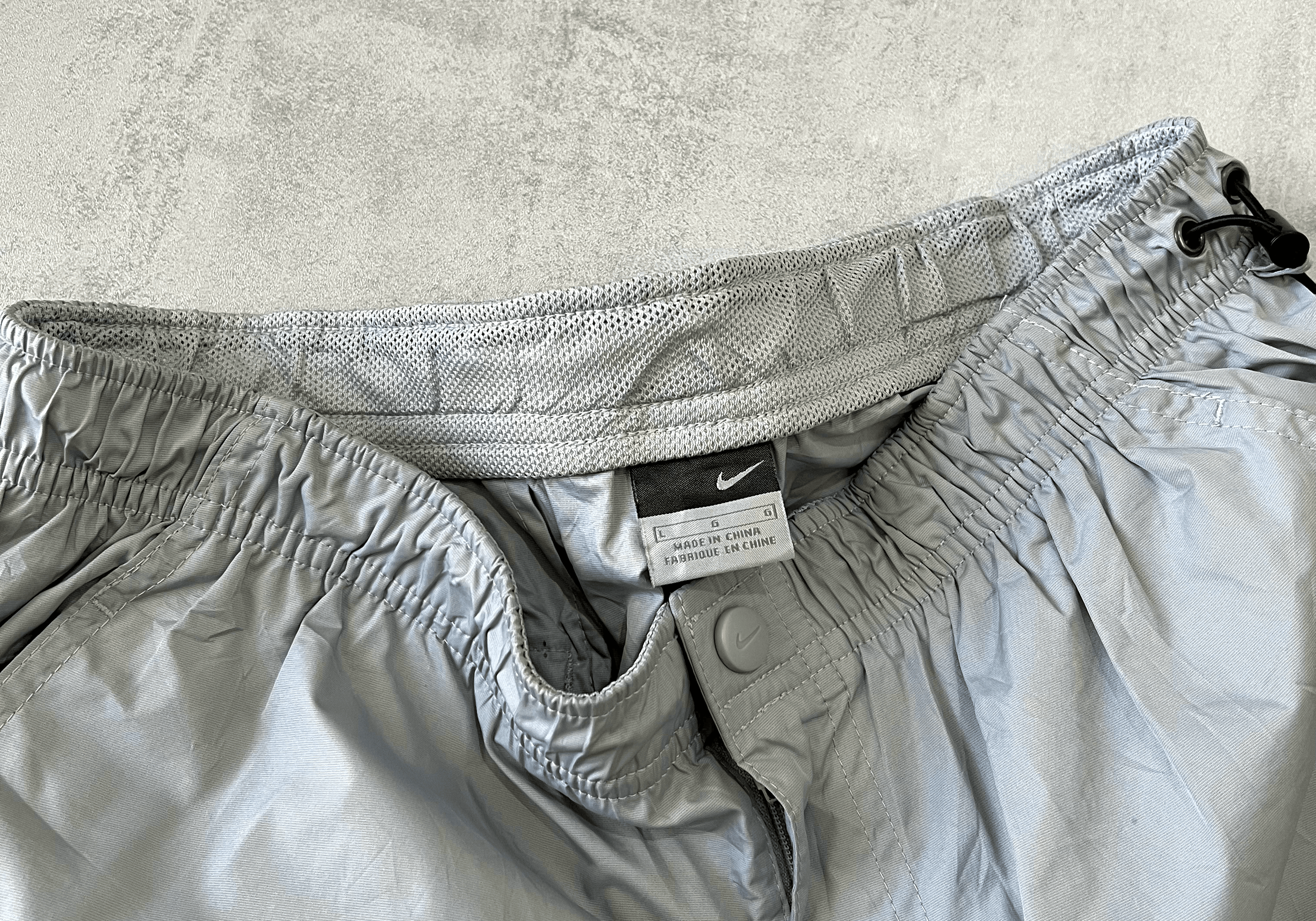 Nike 2000s trackpants (L)