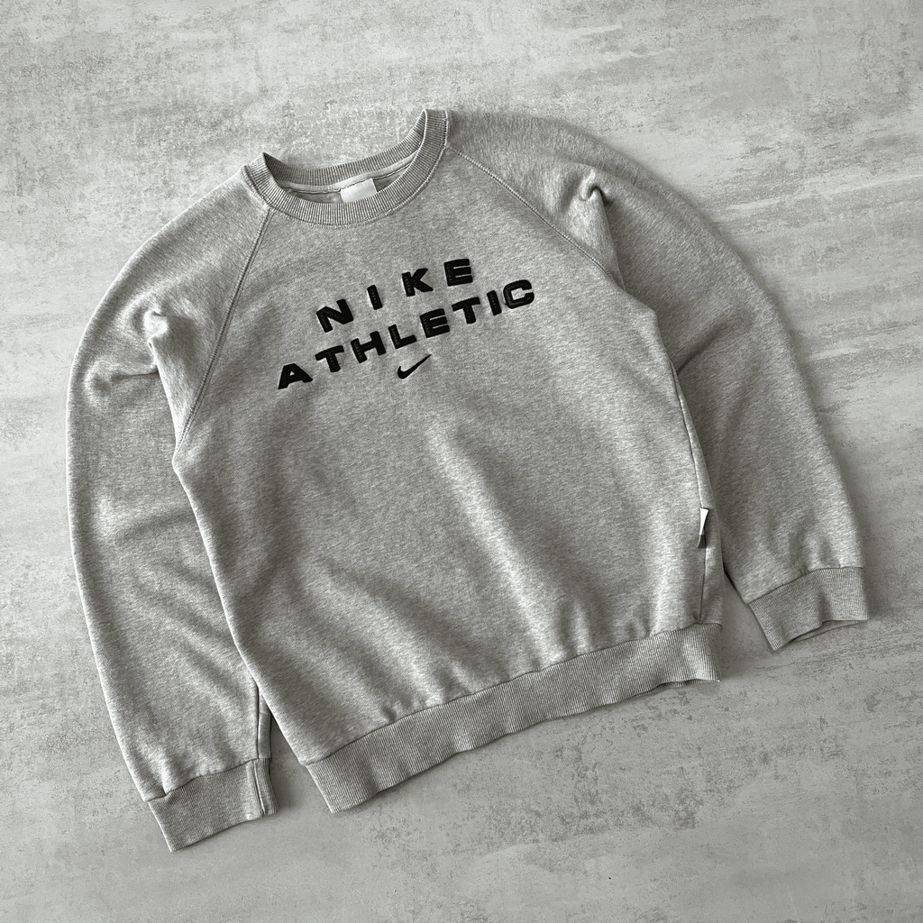 Nike 2000s heavyweight emboredired sweatshirt (M)