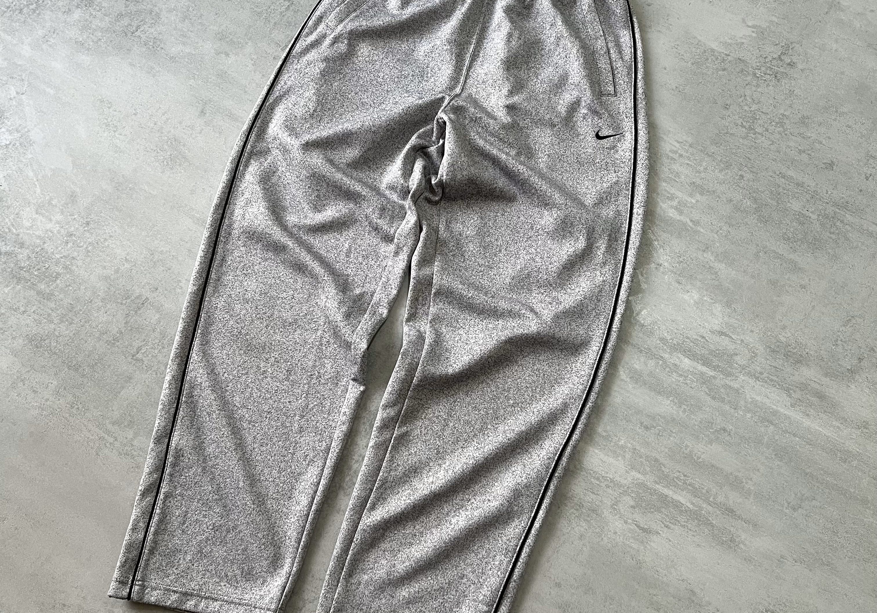 Nike 2000s joggers (L)