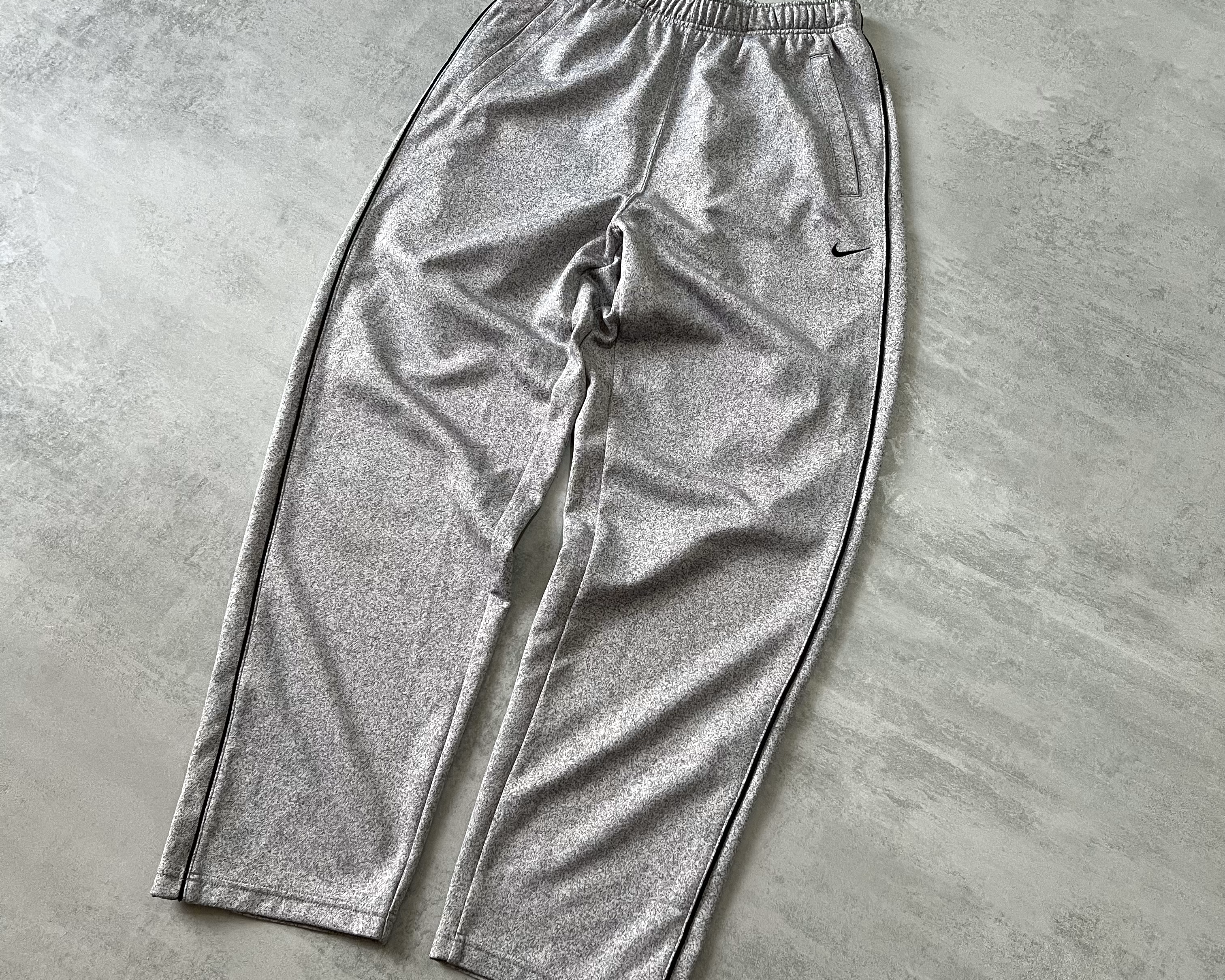 Nike 2000s joggers (L)