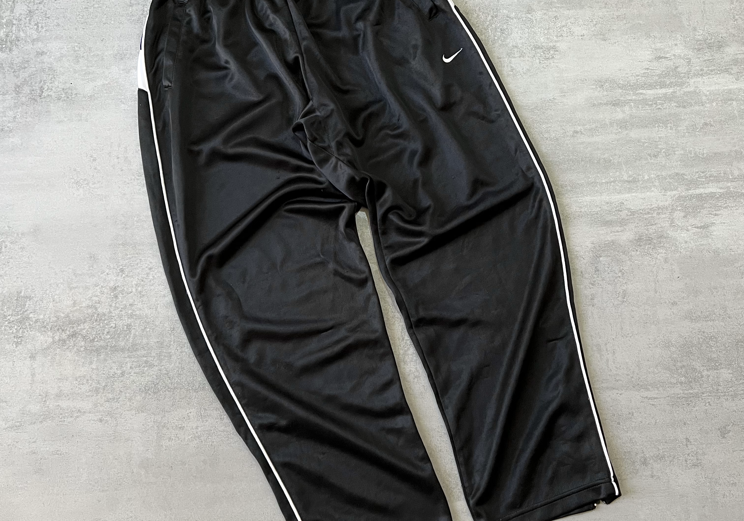 Nike 2000s trackpants (M)