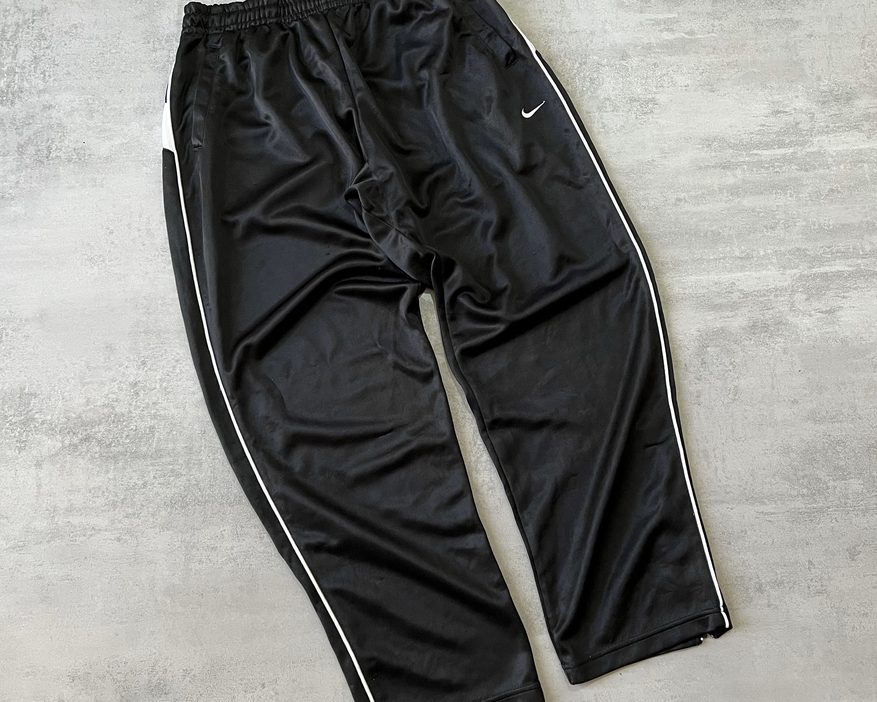 Nike 2000s track pants (M)