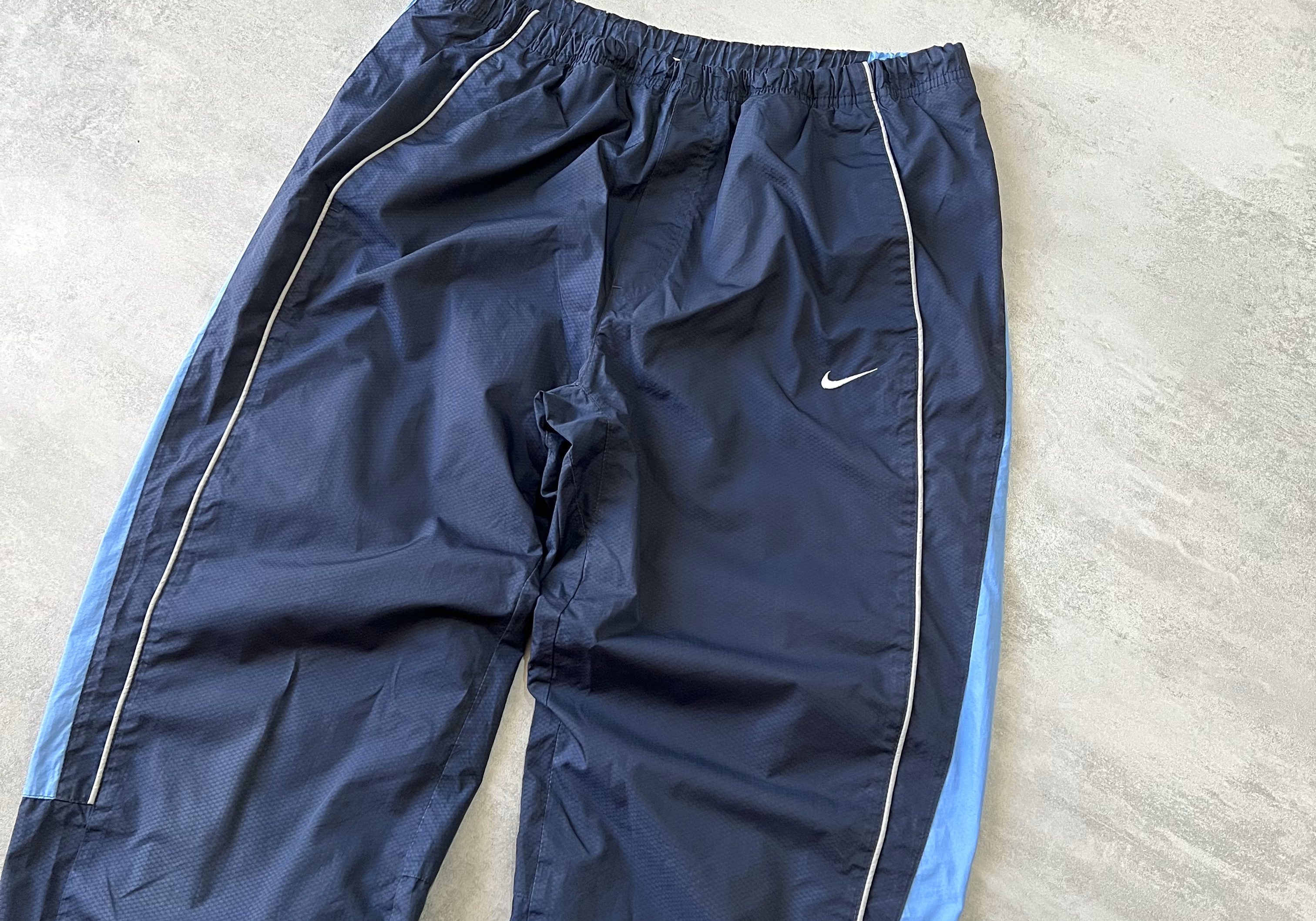 Nike 2000s trackpants (L)