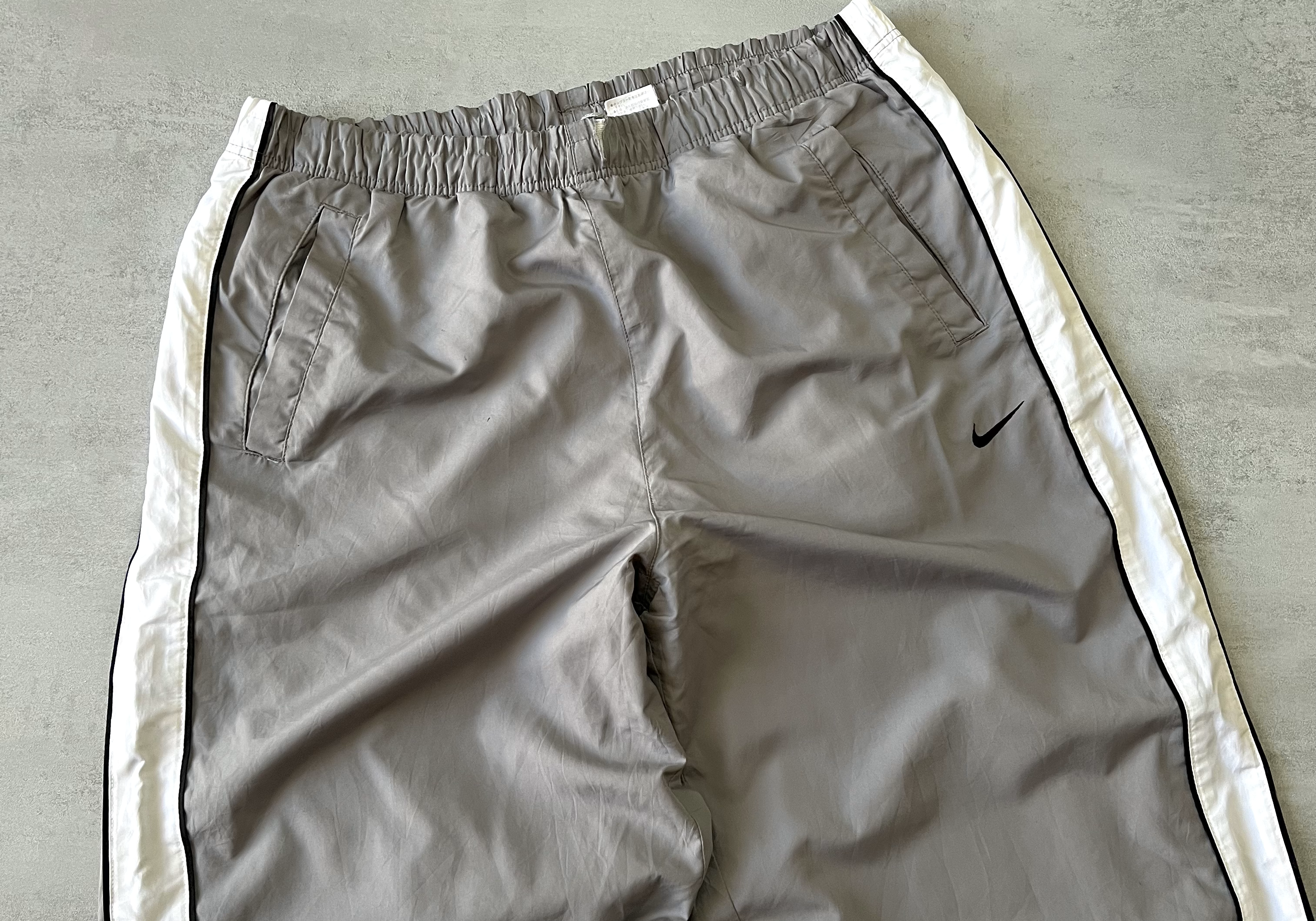 Nike RARE 2000s trackpants (L)