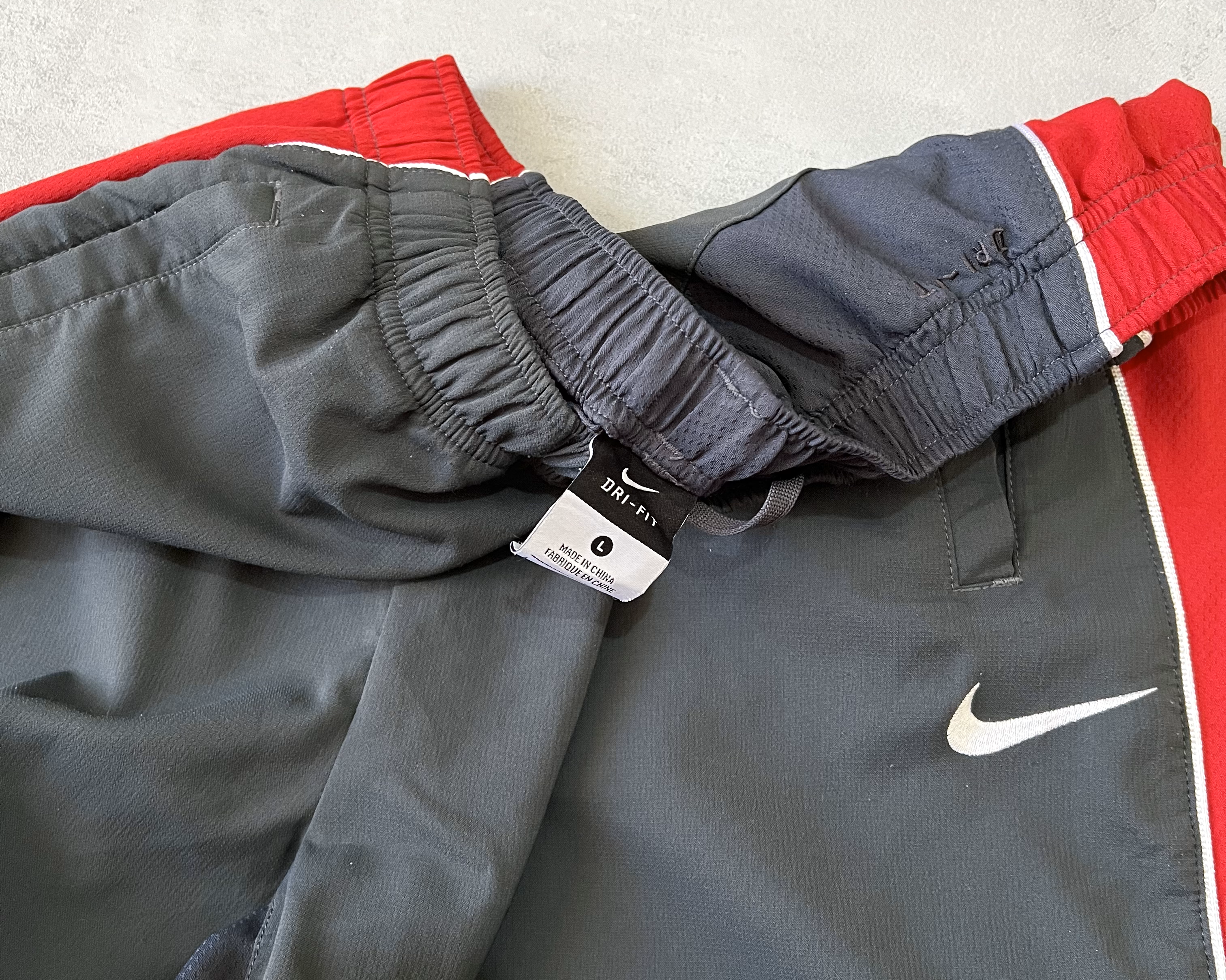Nike 2000s trackpants (L)