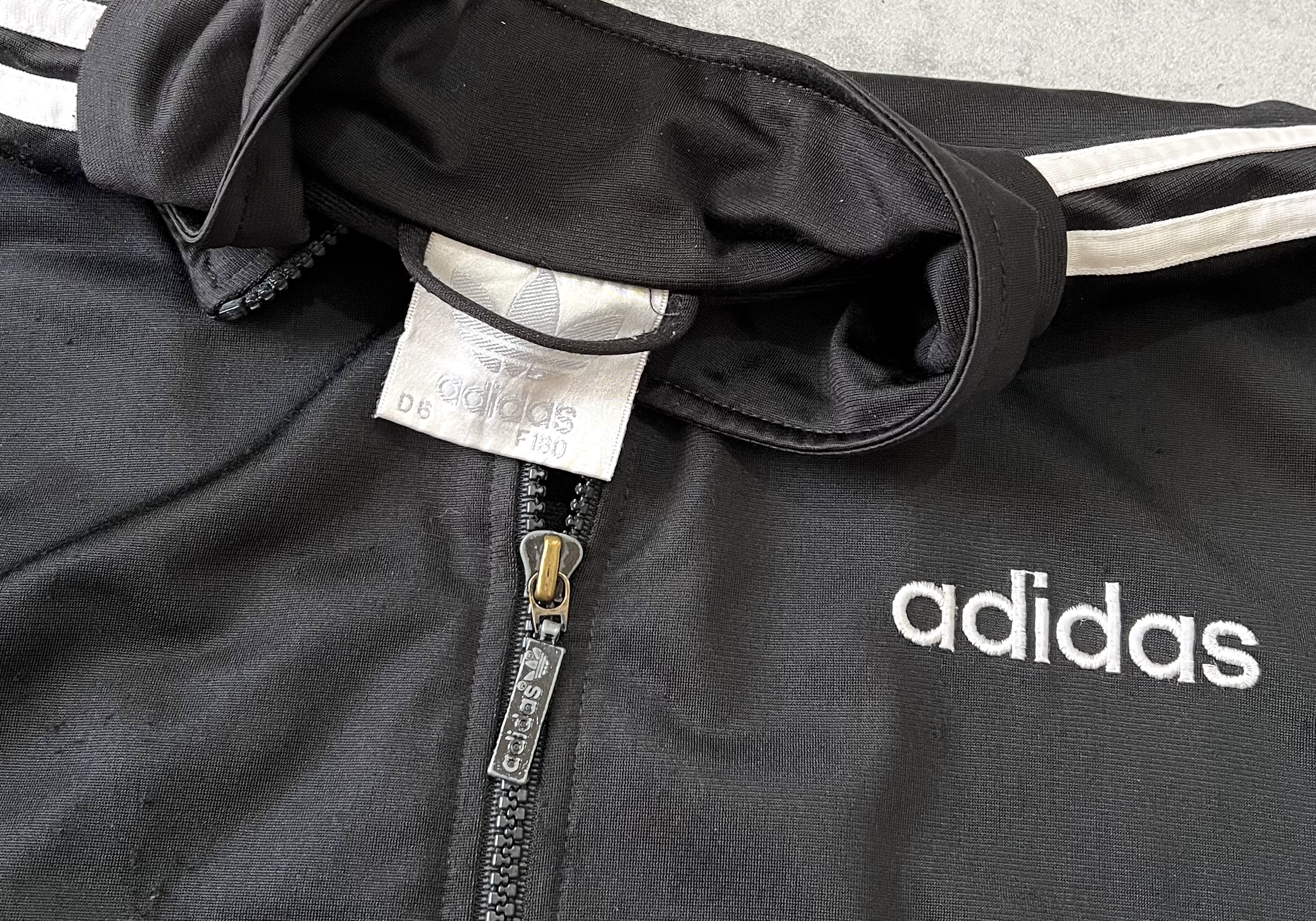 Adidas RARE 2000s jacket (L)