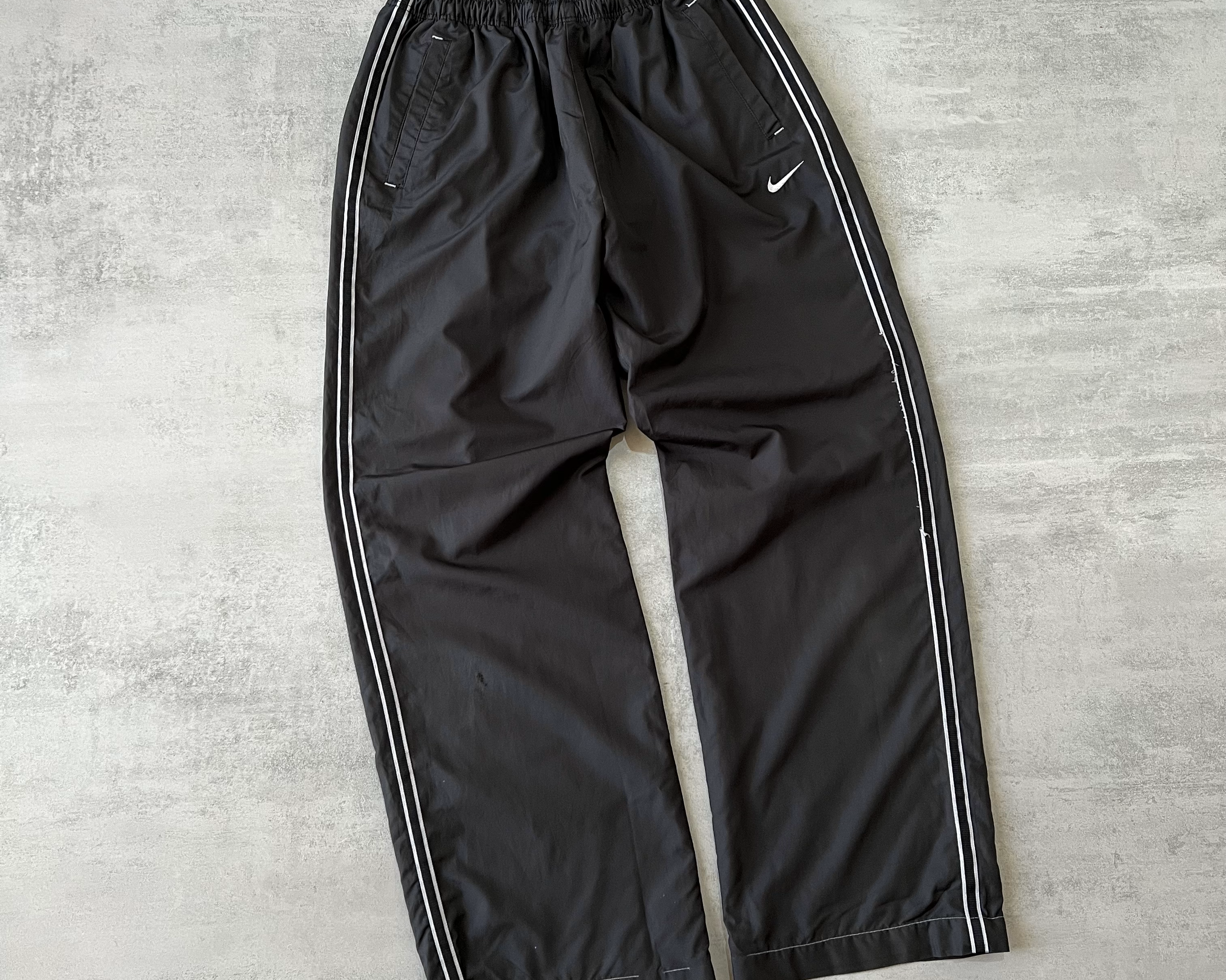 Nike 2000s trackpants (M)