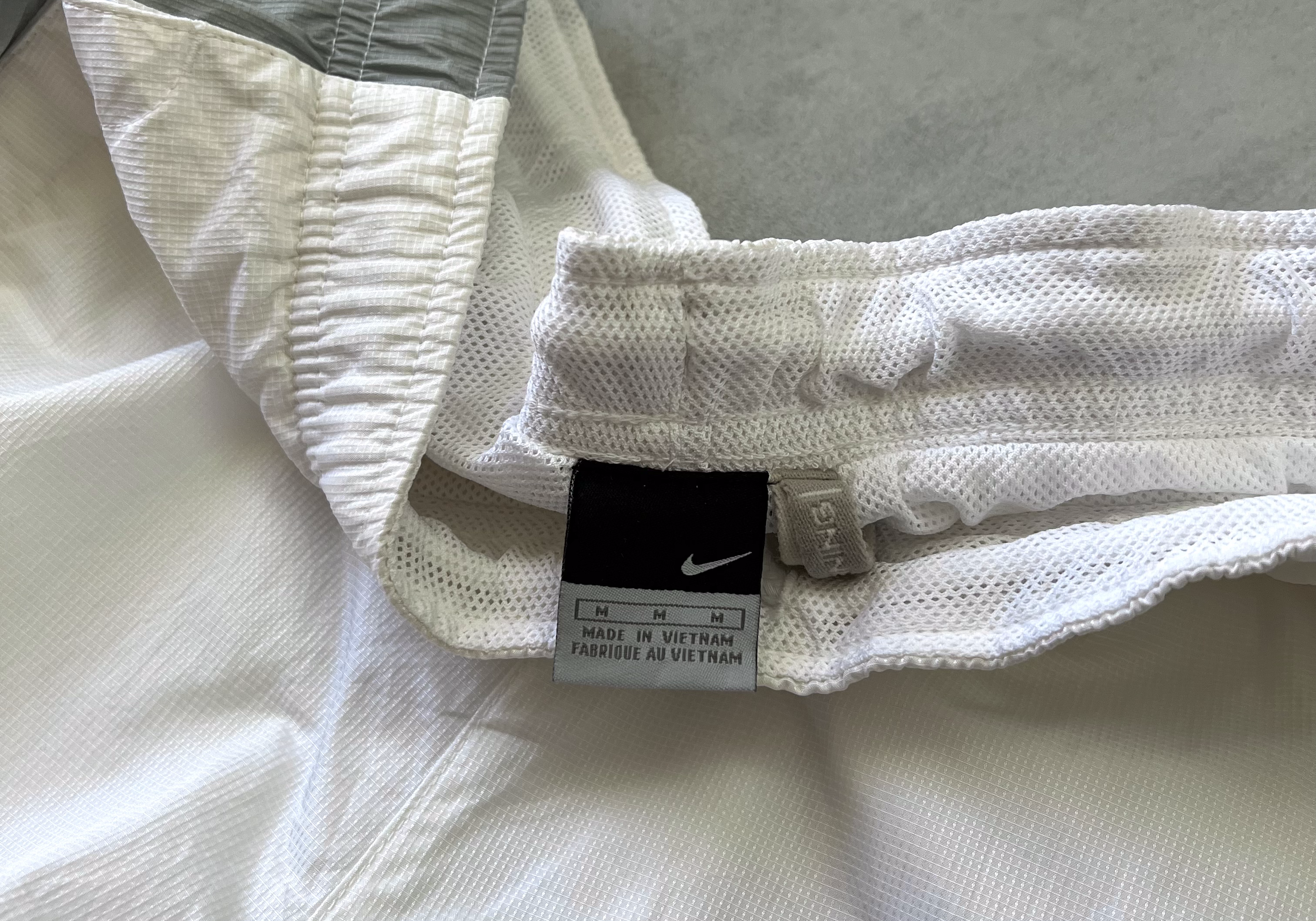 Nike RARE 2000s trackpants (M)
