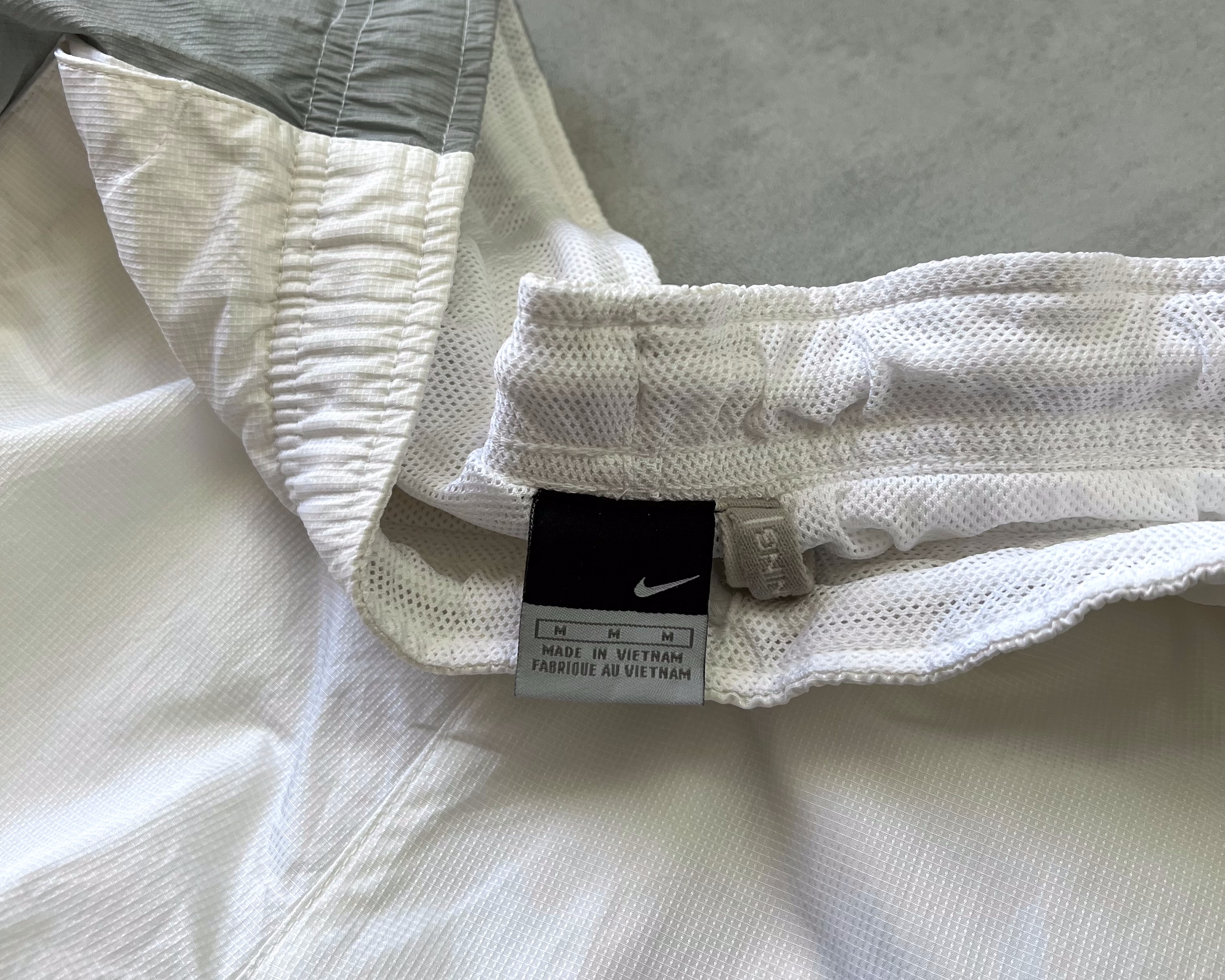 Nike RARE 2000s trackpants (M)